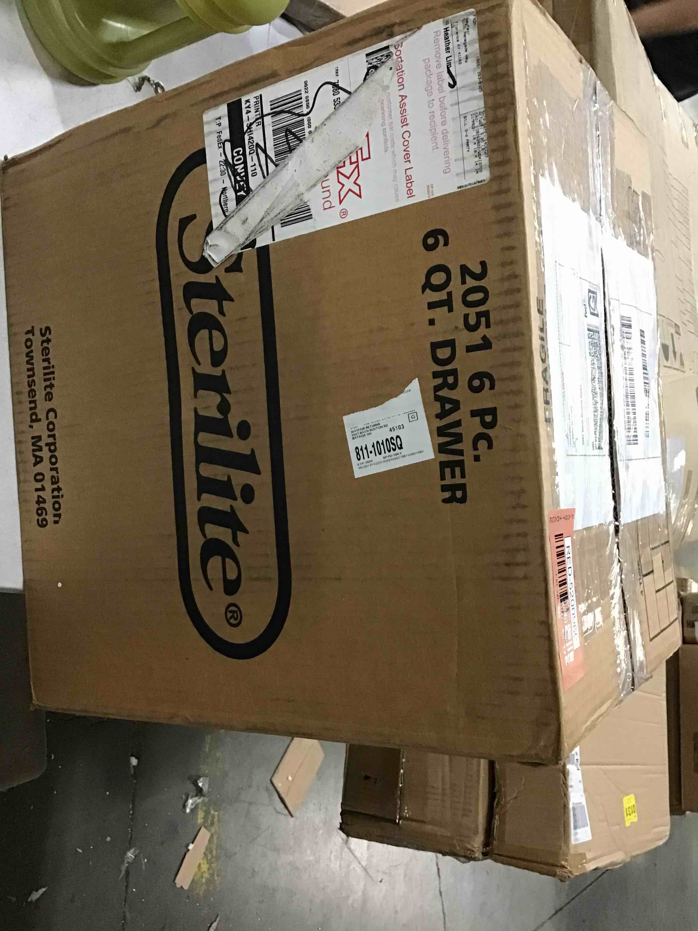 https://s3.amazonaws.com/lotting-images-prod/bidfta/RED5200960_1706126750878.jpeg