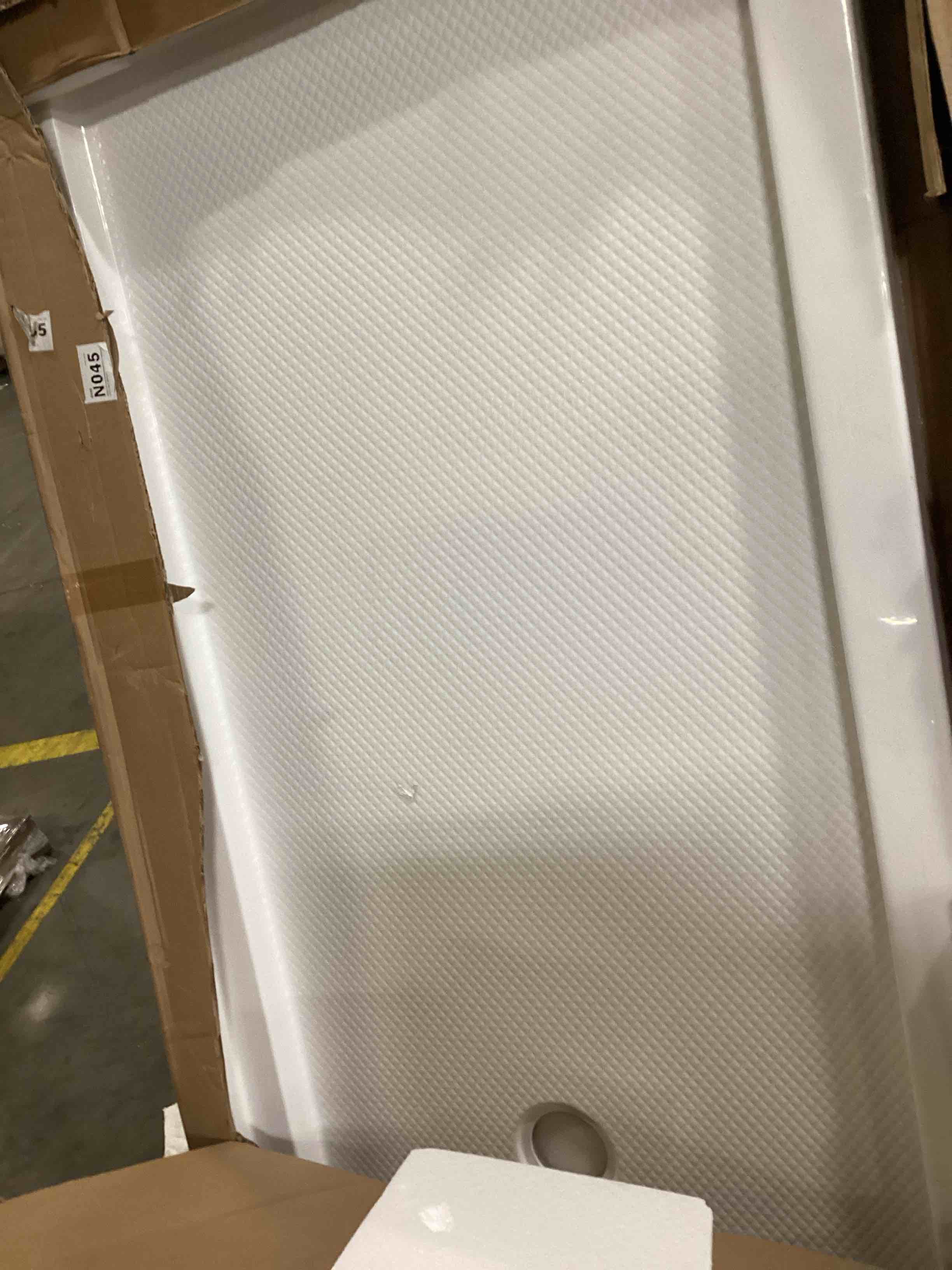https://s3.amazonaws.com/lotting-images-prod/bidfta/RED5201423_1706878509842.jpeg