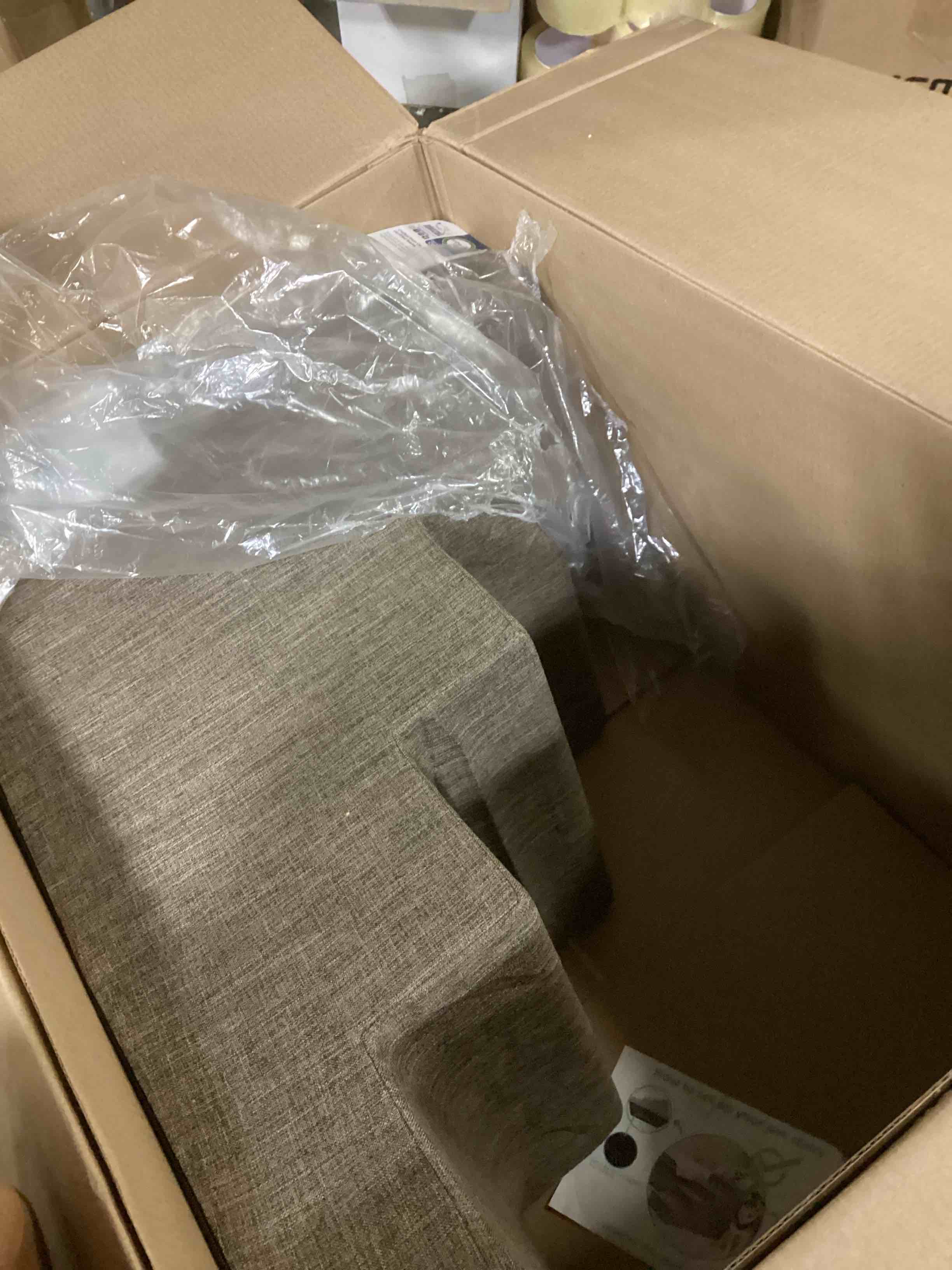 https://s3.amazonaws.com/lotting-images-prod/bidfta/RED5201588_1707234095400.jpeg