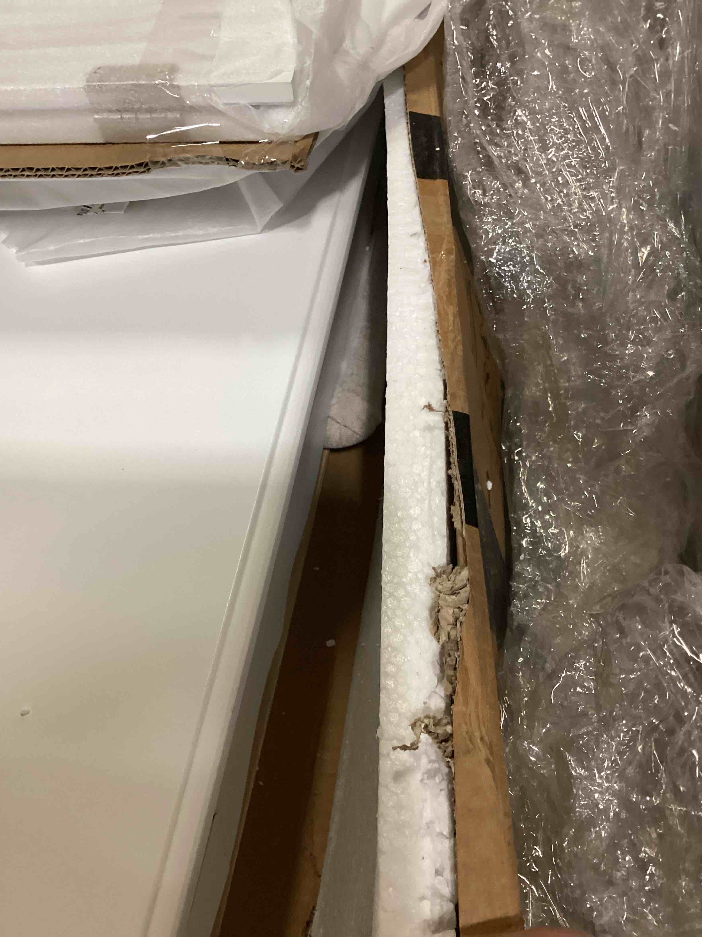 https://s3.amazonaws.com/lotting-images-prod/bidfta/RED5201777_1707483243608.jpeg