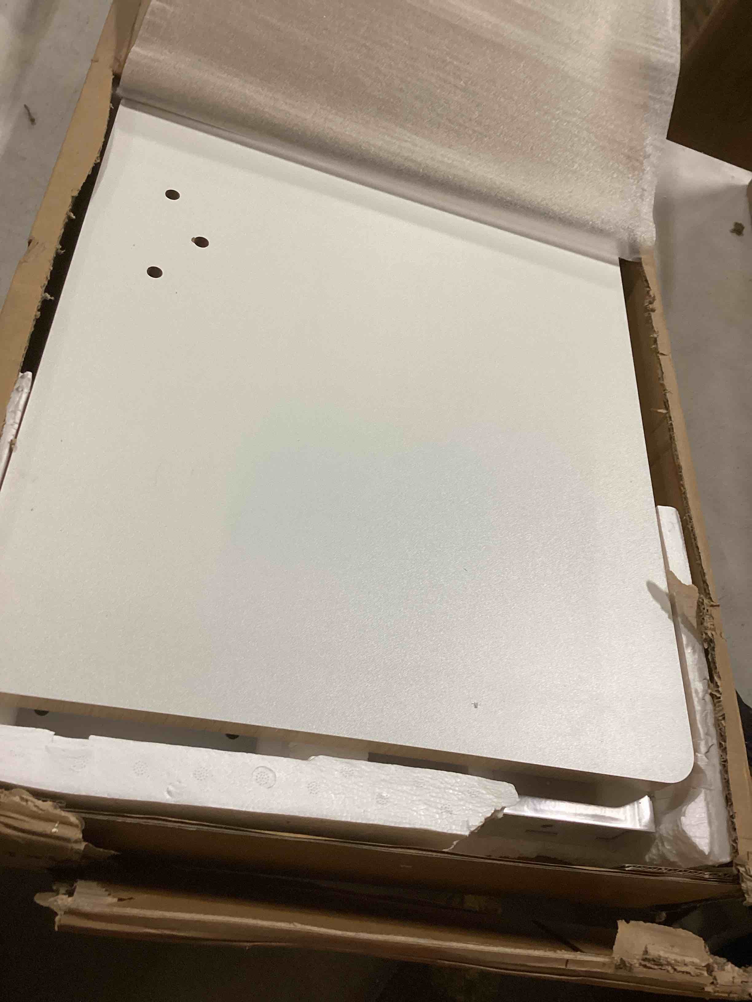 https://s3.amazonaws.com/lotting-images-prod/bidfta/RED5201911_1708013172811.jpeg