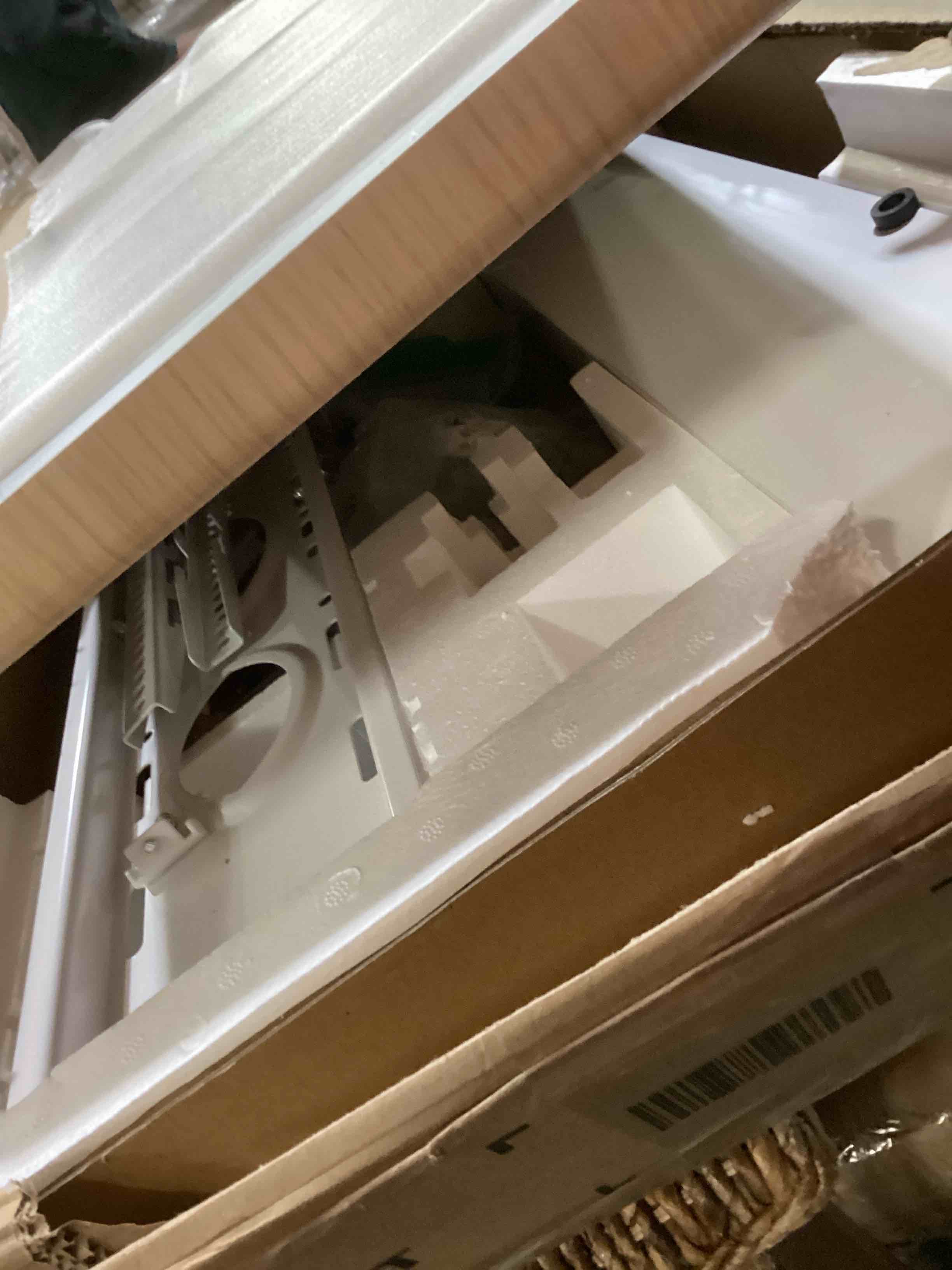 https://s3.amazonaws.com/lotting-images-prod/bidfta/RED5201911_1708013189109.jpeg