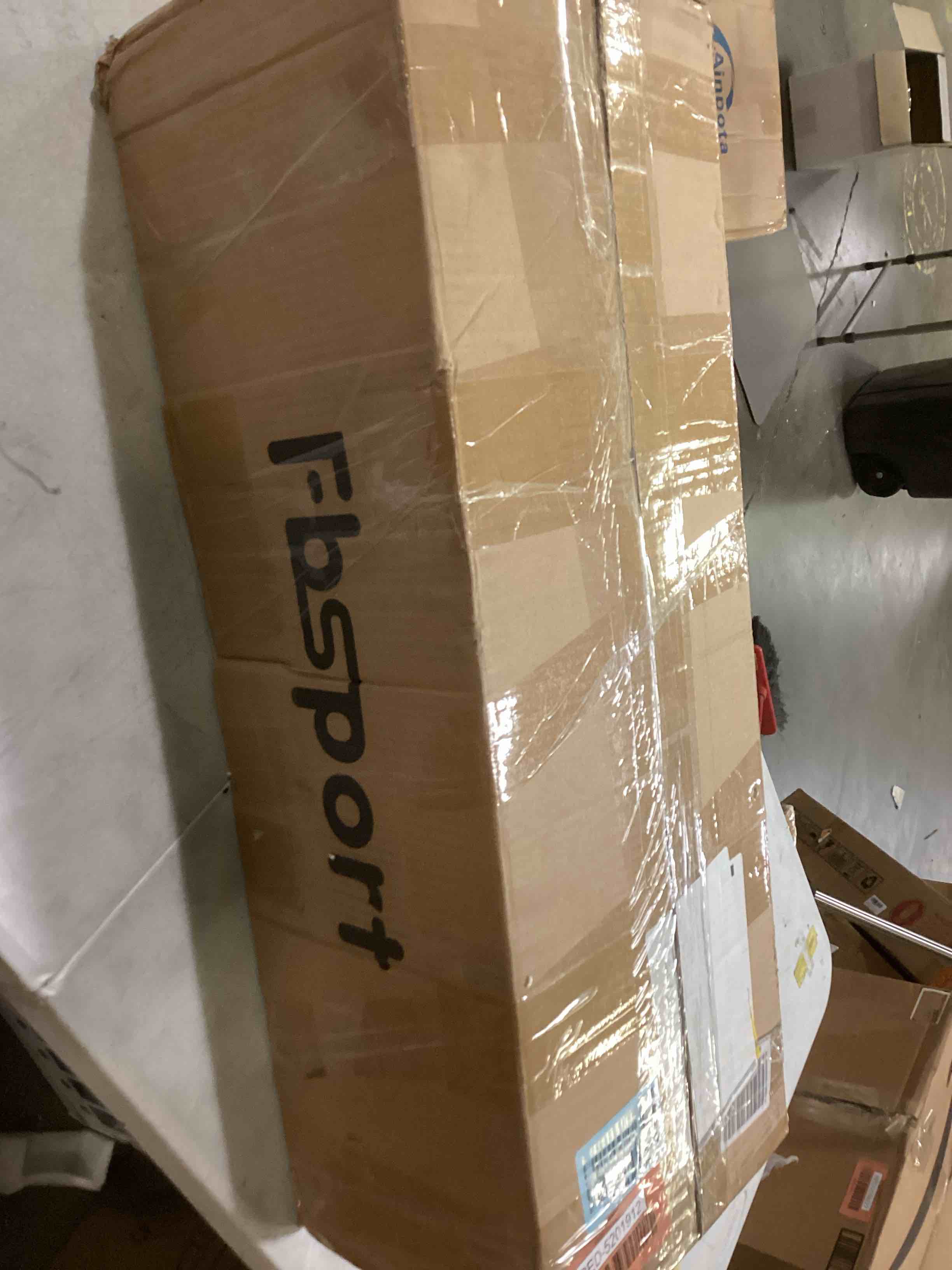 https://s3.amazonaws.com/lotting-images-prod/bidfta/RED5201912_1708013436014.jpeg