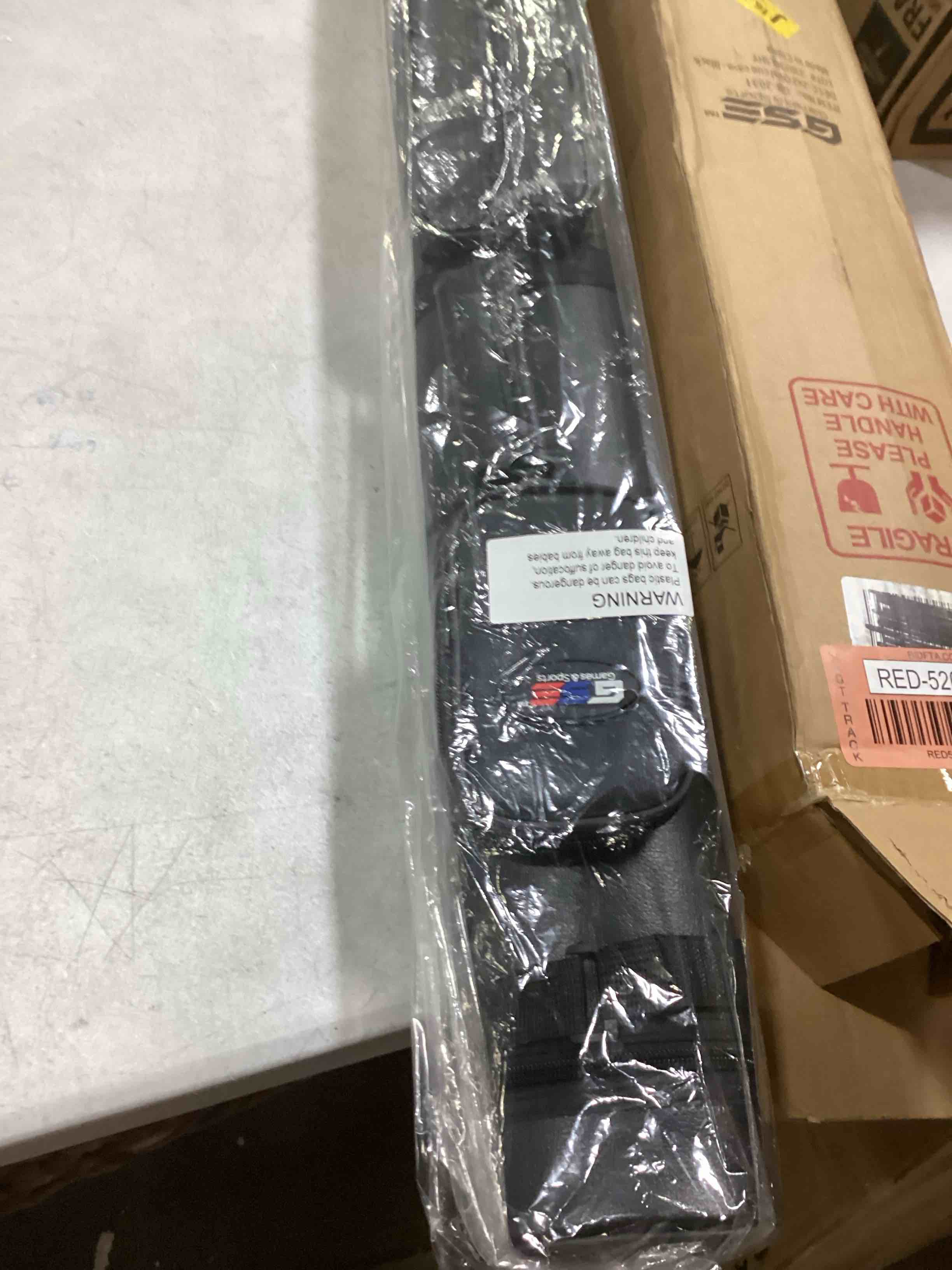 https://s3.amazonaws.com/lotting-images-prod/bidfta/RED5201935_1708020478929.jpeg