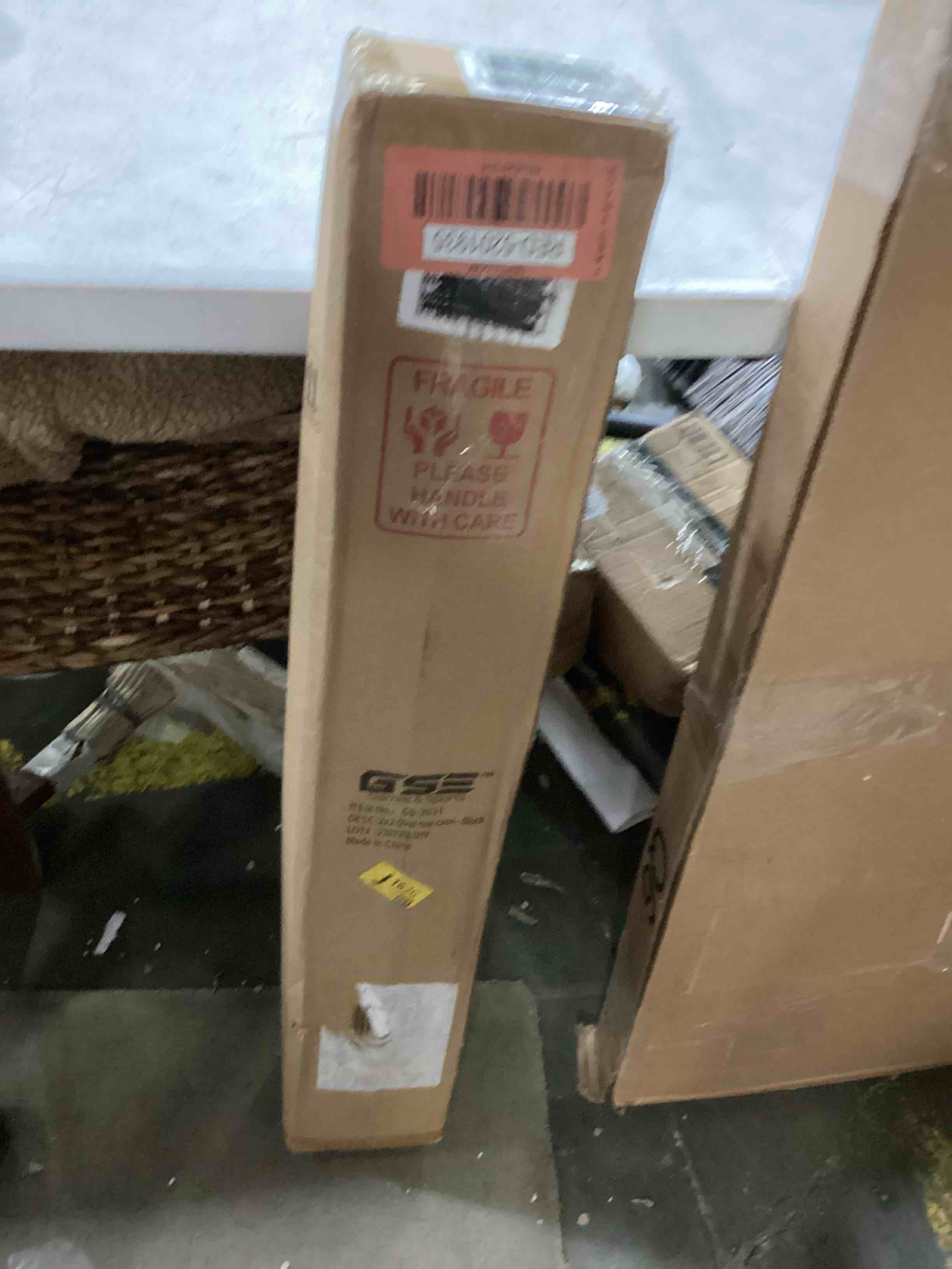 https://s3.amazonaws.com/lotting-images-prod/bidfta/RED5201935_1708020514866.jpeg