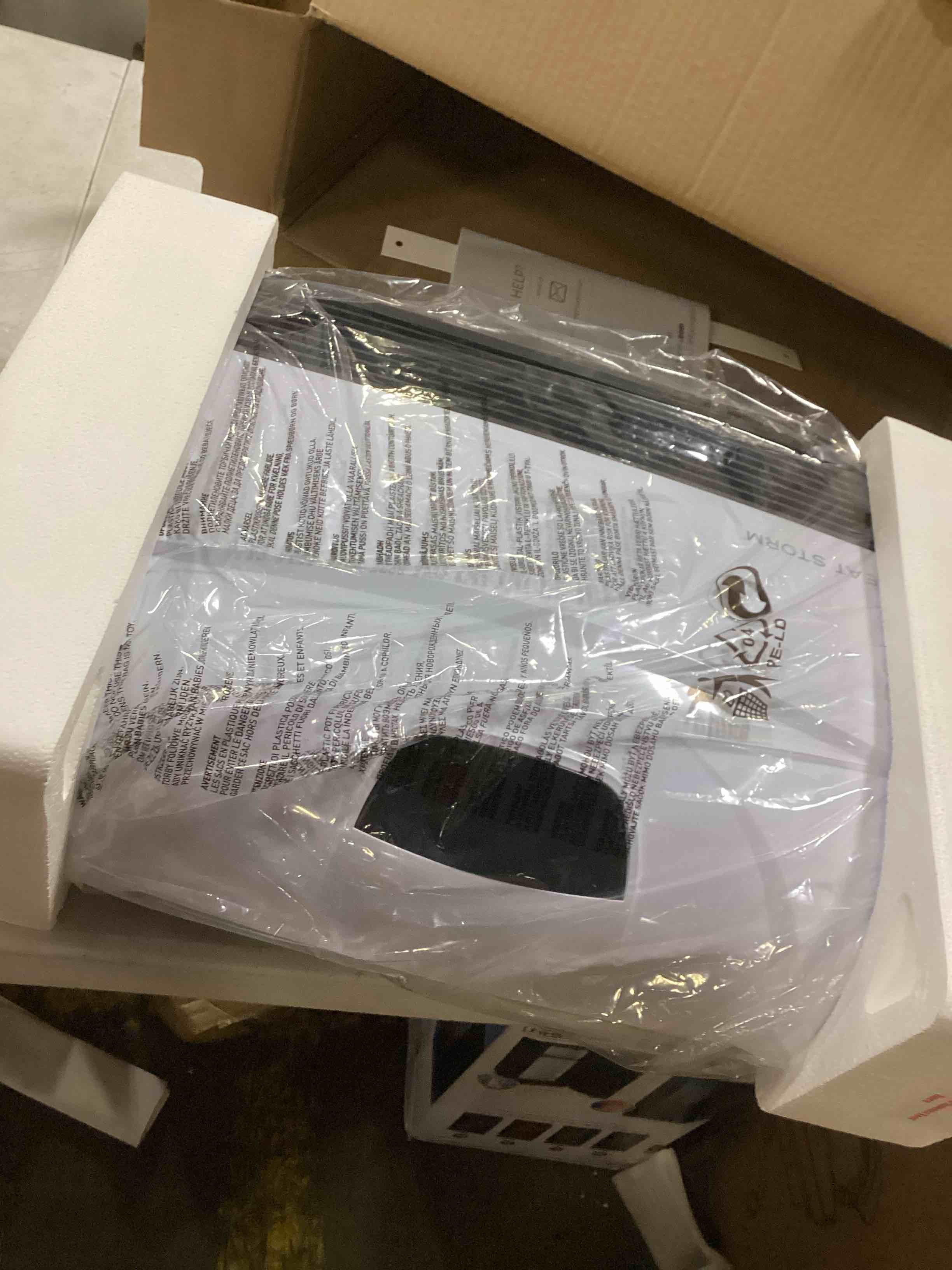 https://s3.amazonaws.com/lotting-images-prod/bidfta/RED5201942_1708021409134.jpeg