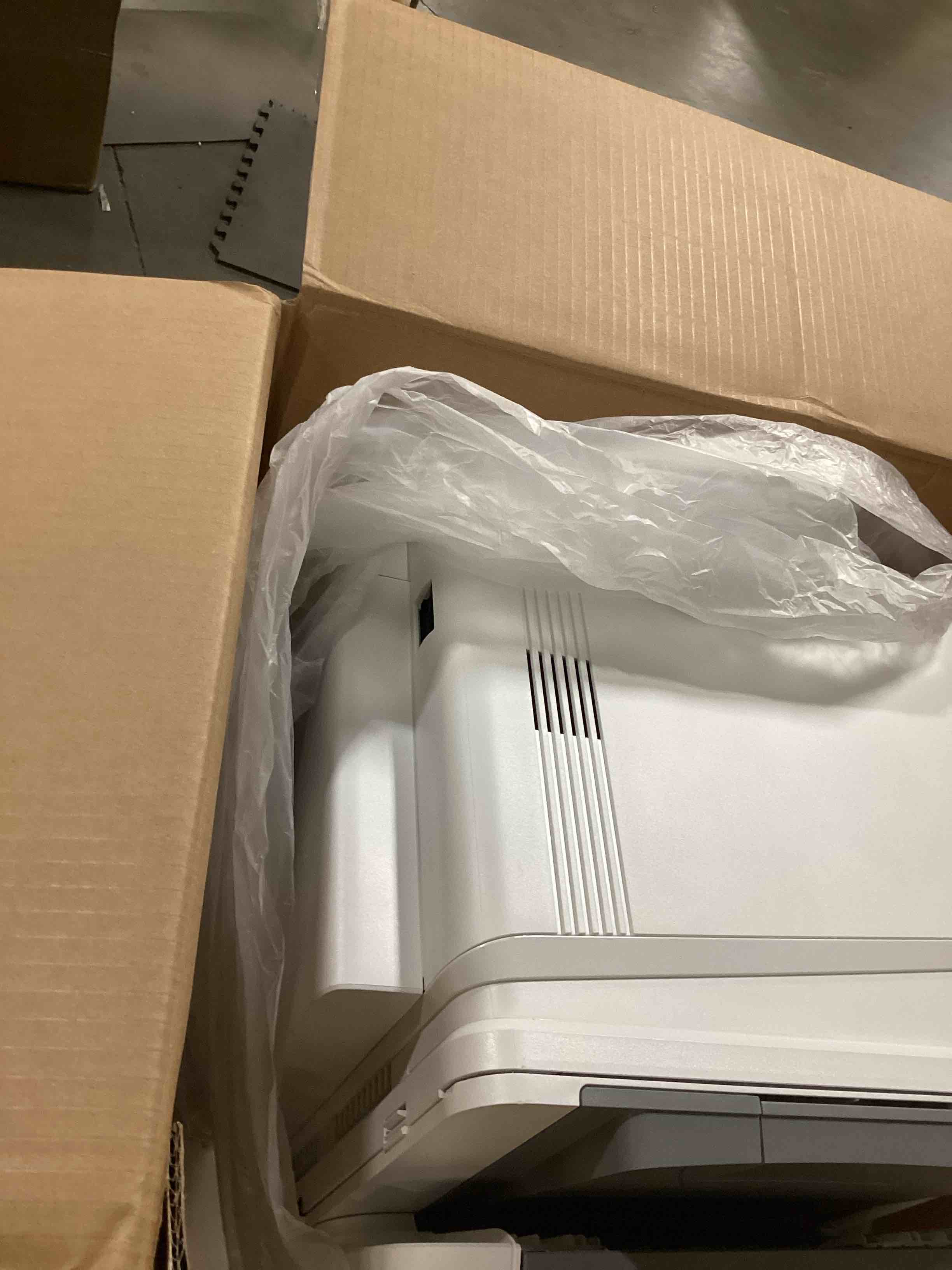 https://s3.amazonaws.com/lotting-images-prod/bidfta/RED5202112_1708957255589.jpeg