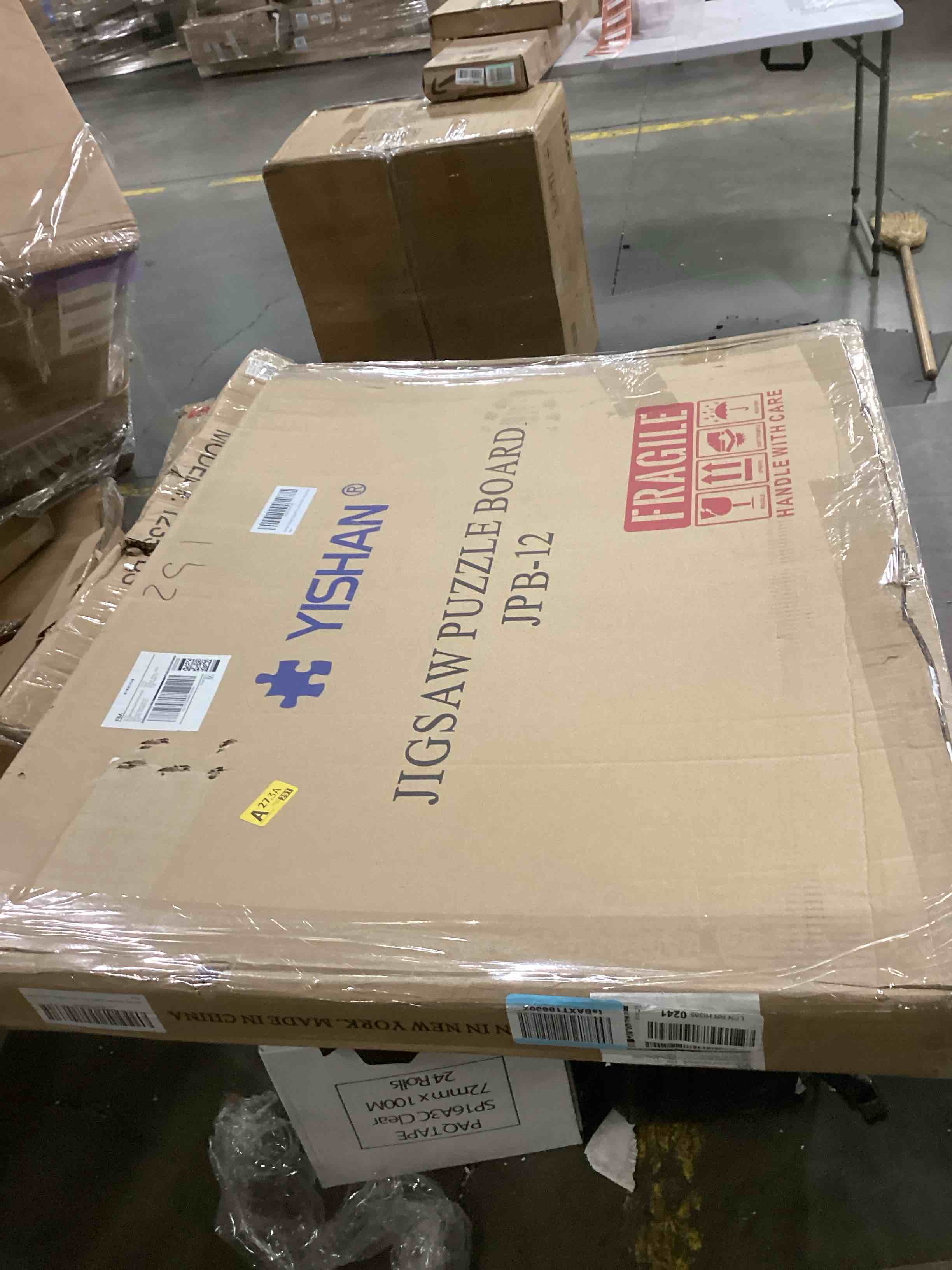 https://s3.amazonaws.com/lotting-images-prod/bidfta/RED5202142_1708977705526.jpeg