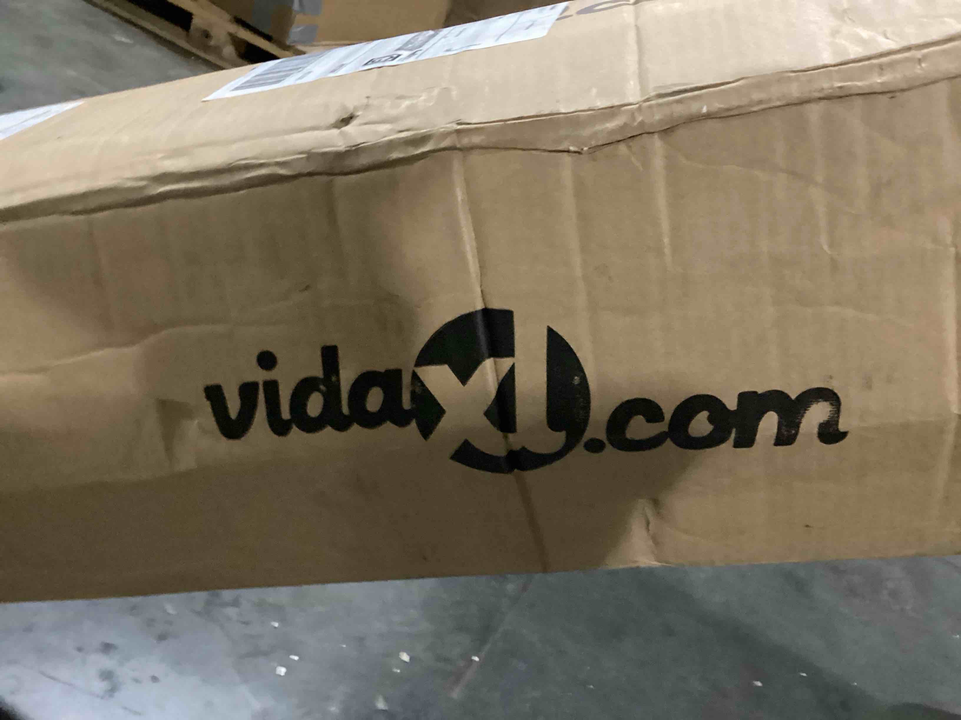 https://s3.amazonaws.com/lotting-images-prod/bidfta/RED5203642_1707828103691.jpeg