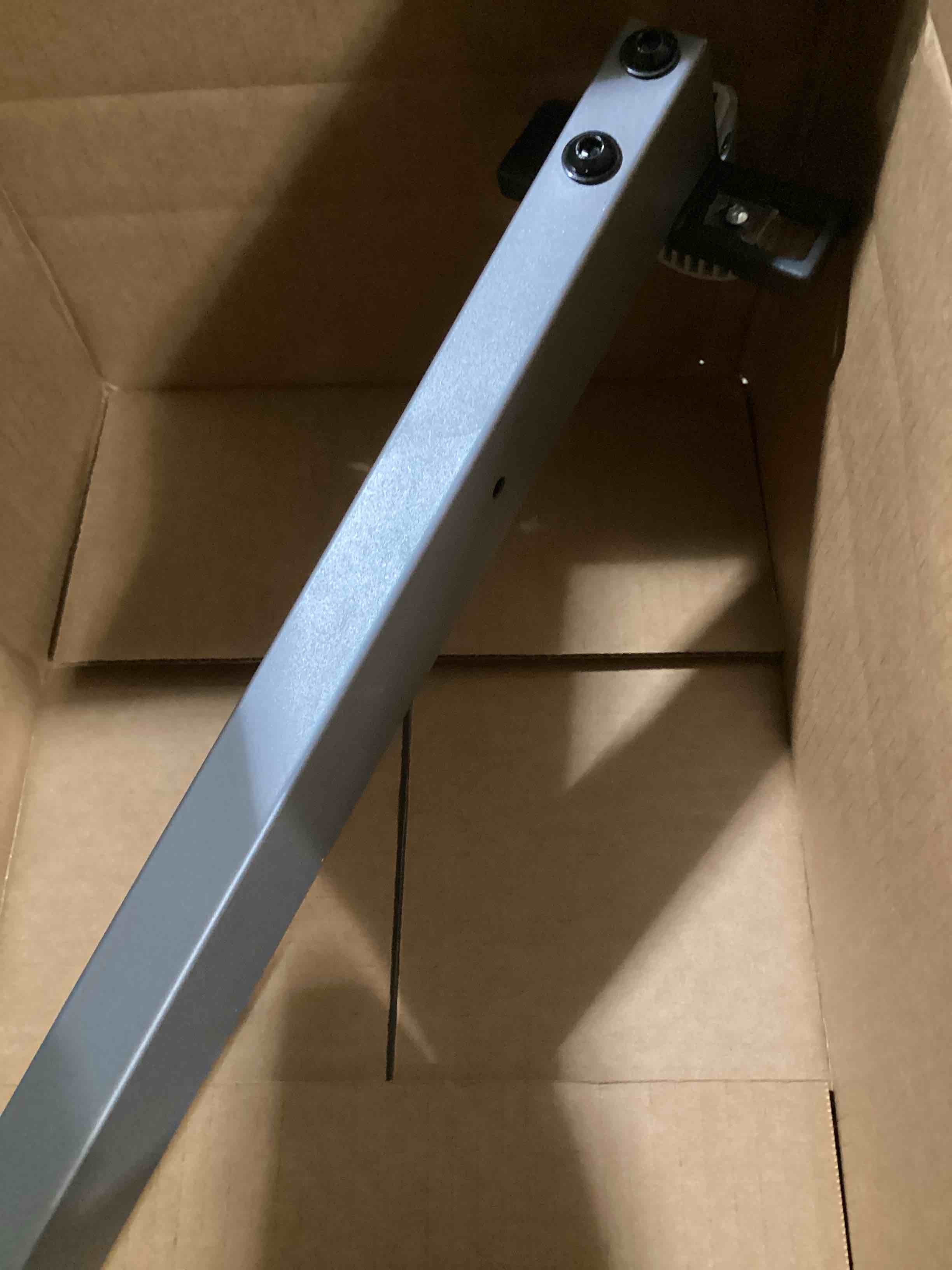 https://s3.amazonaws.com/lotting-images-prod/bidfta/RED5203820_1708015263292.jpeg