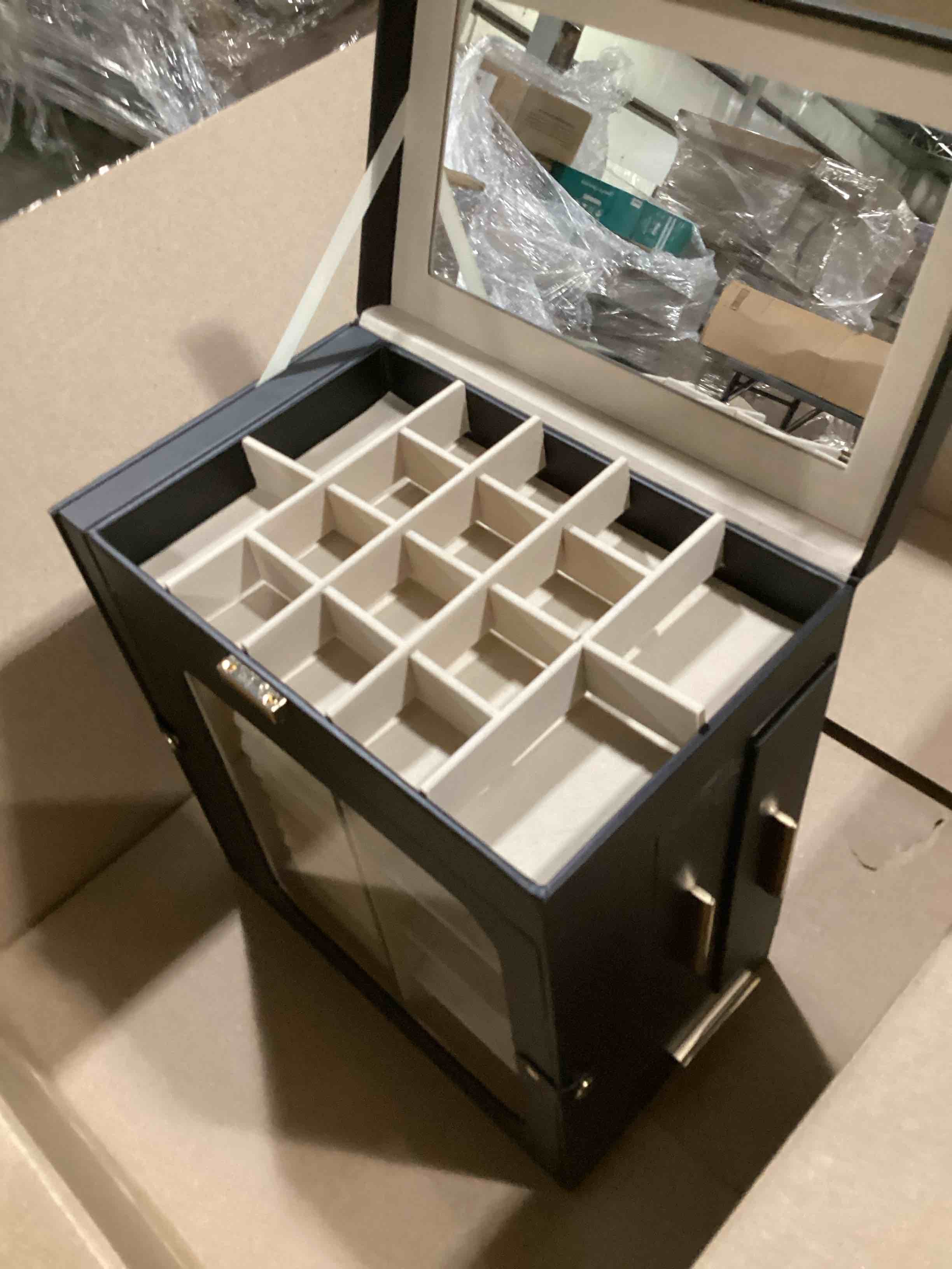 https://s3.amazonaws.com/lotting-images-prod/bidfta/RED5203825_1708018306644.jpeg
