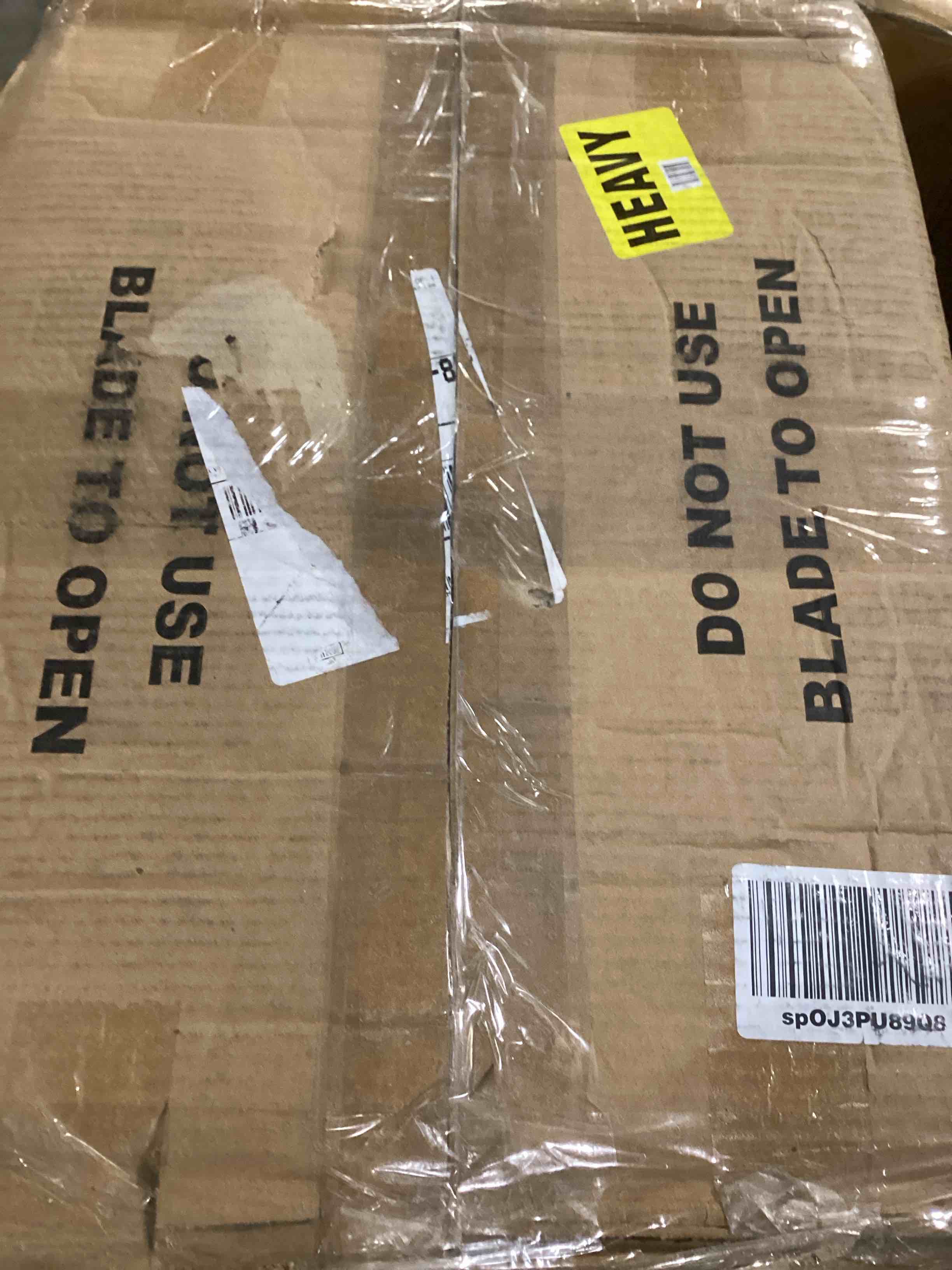 https://s3.amazonaws.com/lotting-images-prod/bidfta/RED5203836_1708020130279.jpeg
