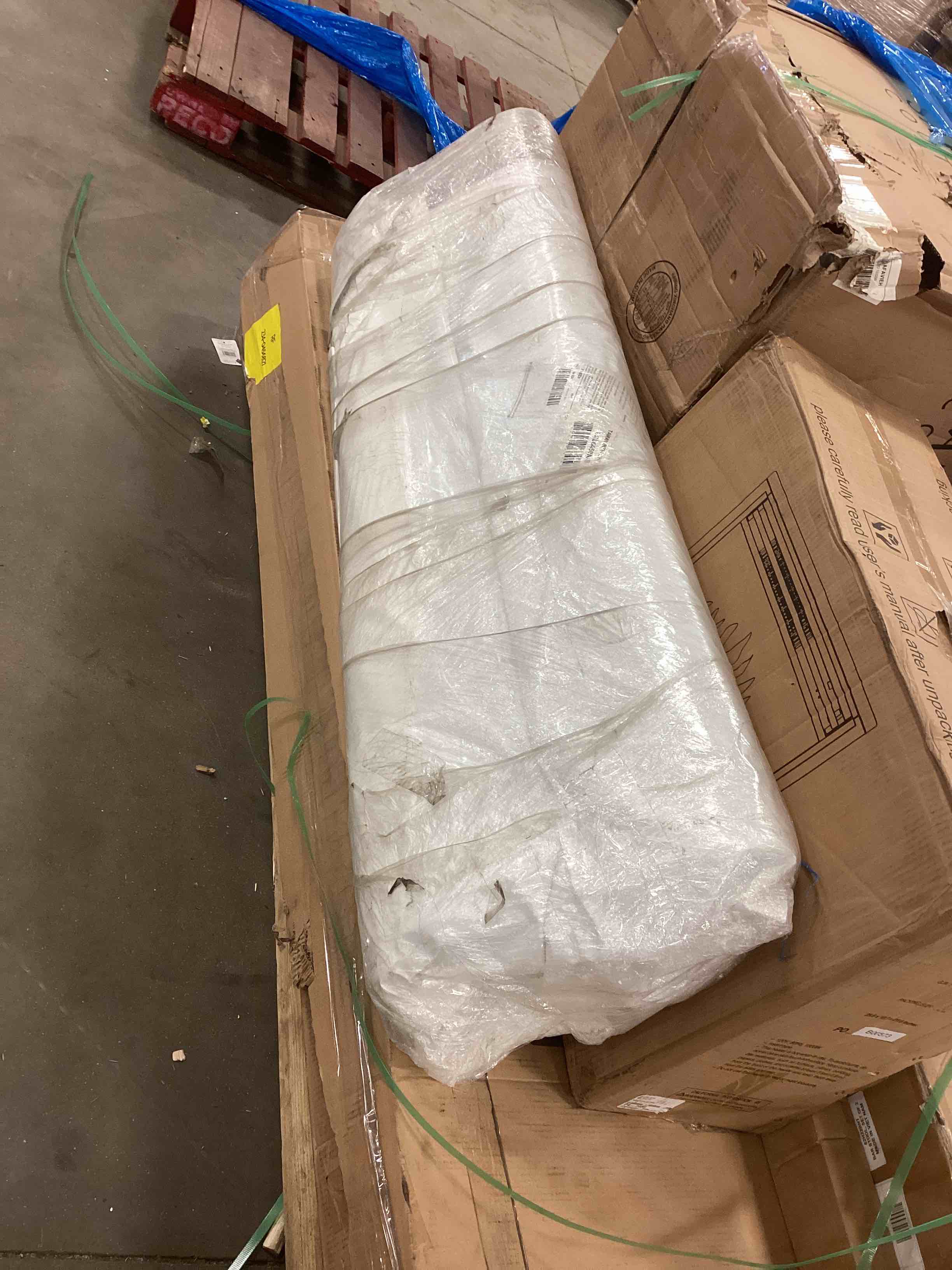 https://s3.amazonaws.com/lotting-images-prod/bidfta/RED5204029_1705507287131.jpeg
