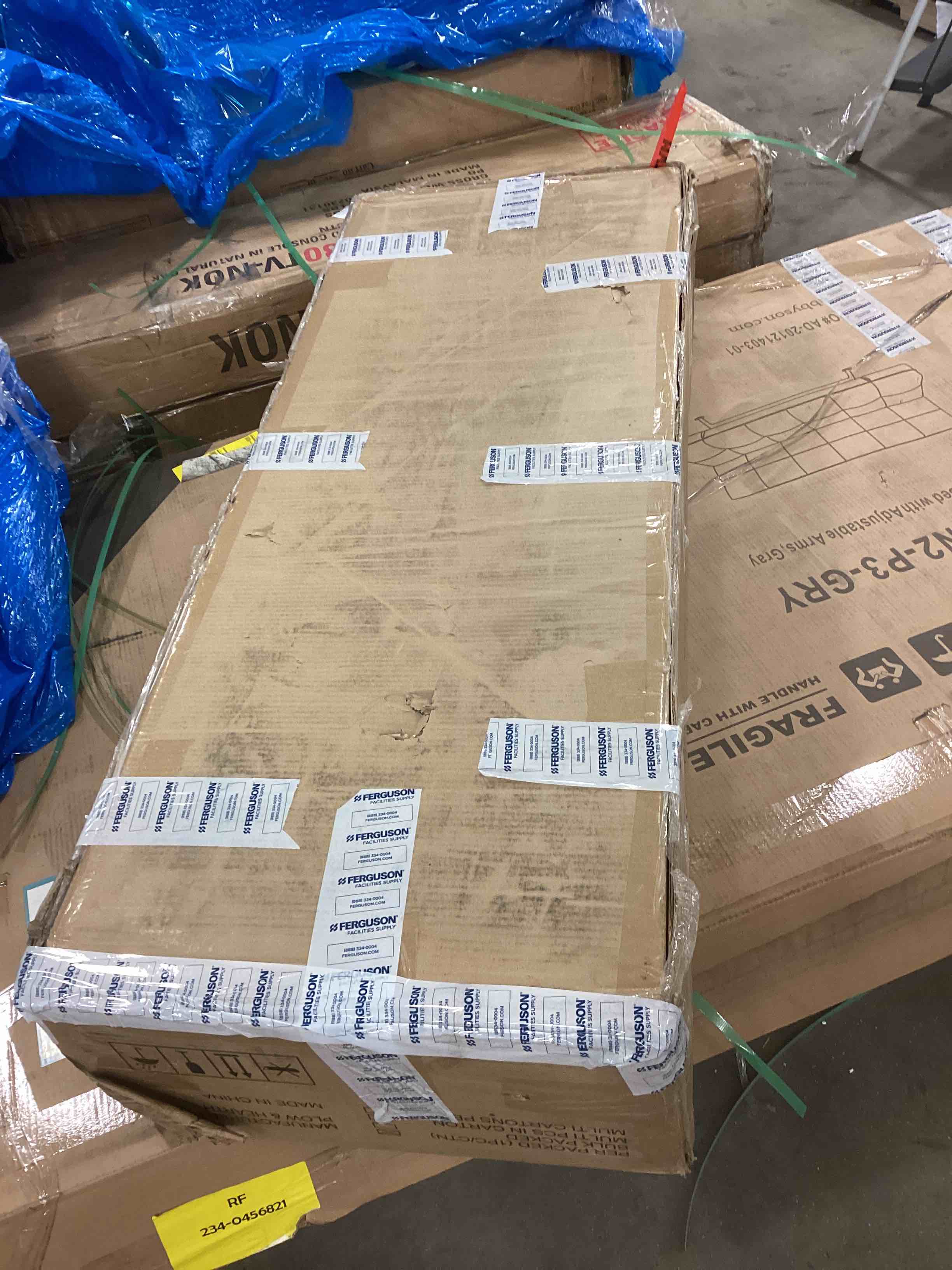 https://s3.amazonaws.com/lotting-images-prod/bidfta/RED5204037_1705510497732.jpeg