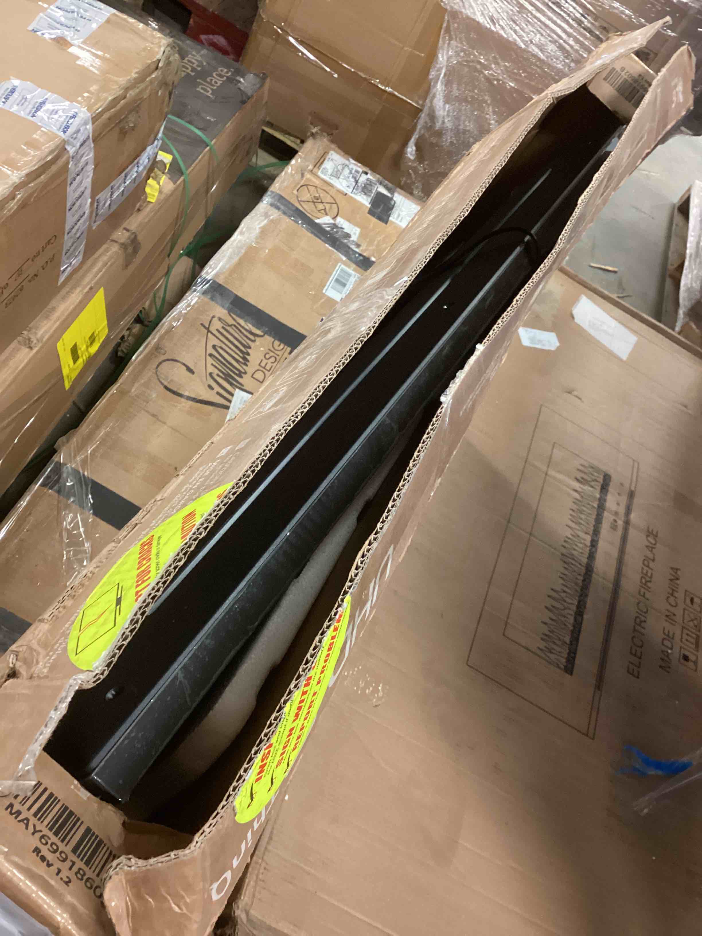 https://s3.amazonaws.com/lotting-images-prod/bidfta/RED5204040_1705513949219.jpeg