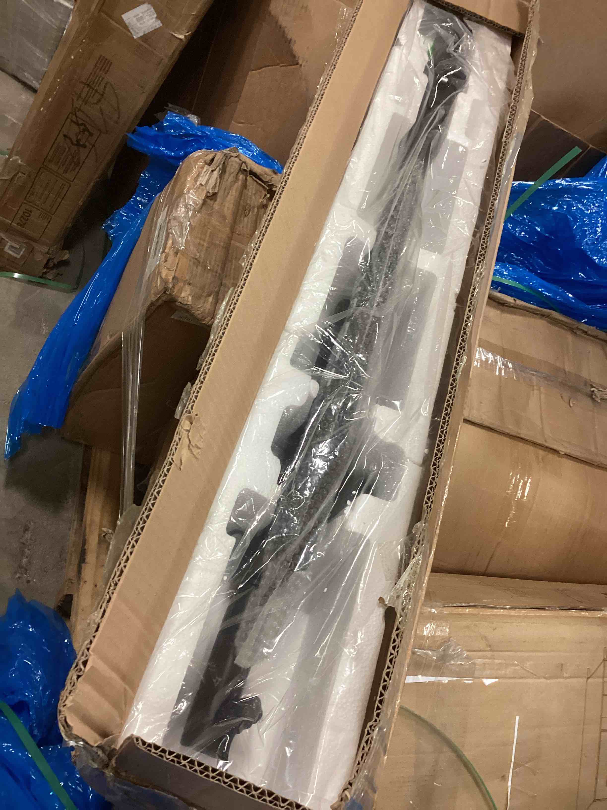 https://s3.amazonaws.com/lotting-images-prod/bidfta/RED5204046_1705518080913.jpeg