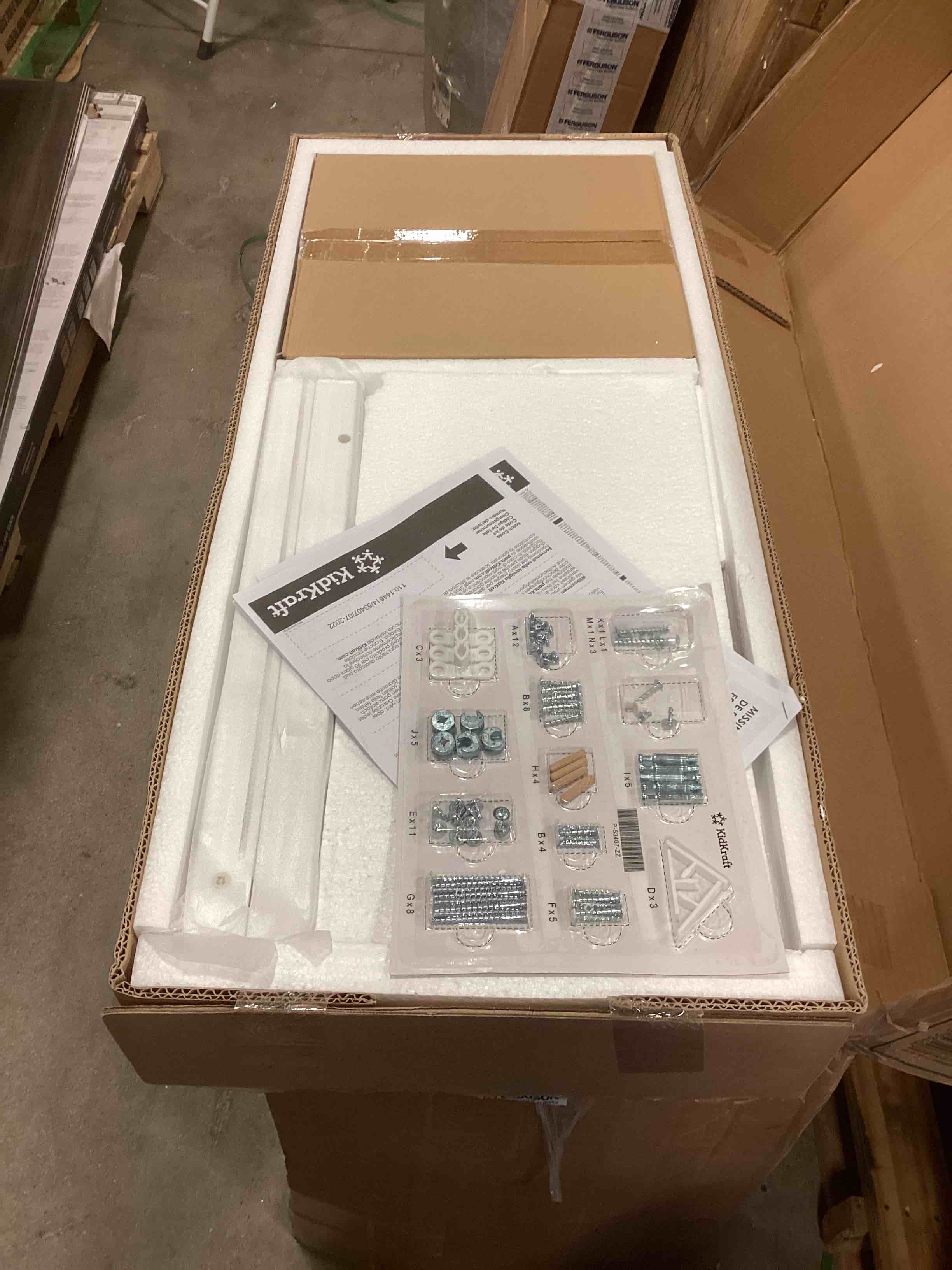 https://s3.amazonaws.com/lotting-images-prod/bidfta/RED5204048_1705518736181.jpeg