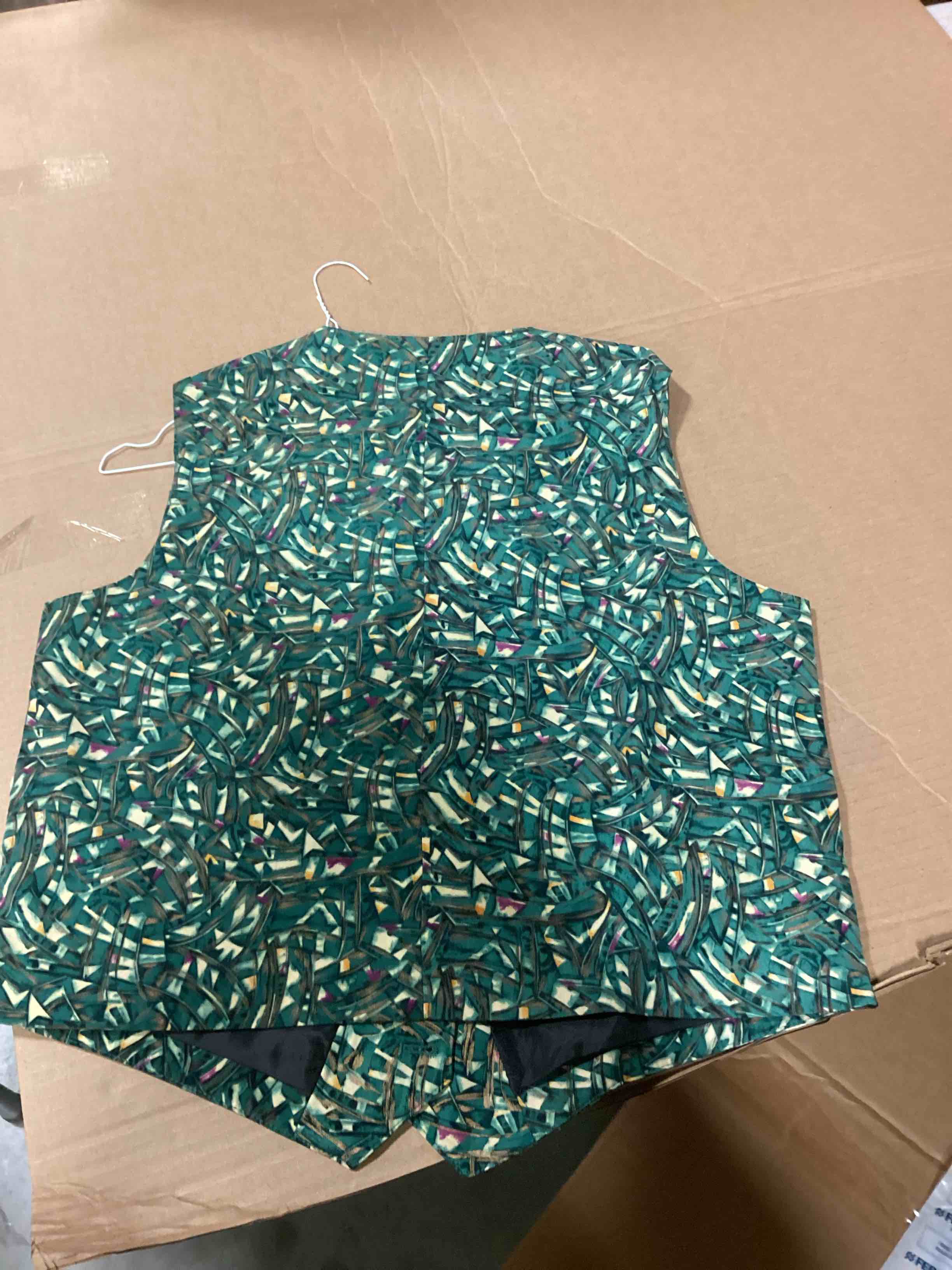 green paisley vest (81) size 40