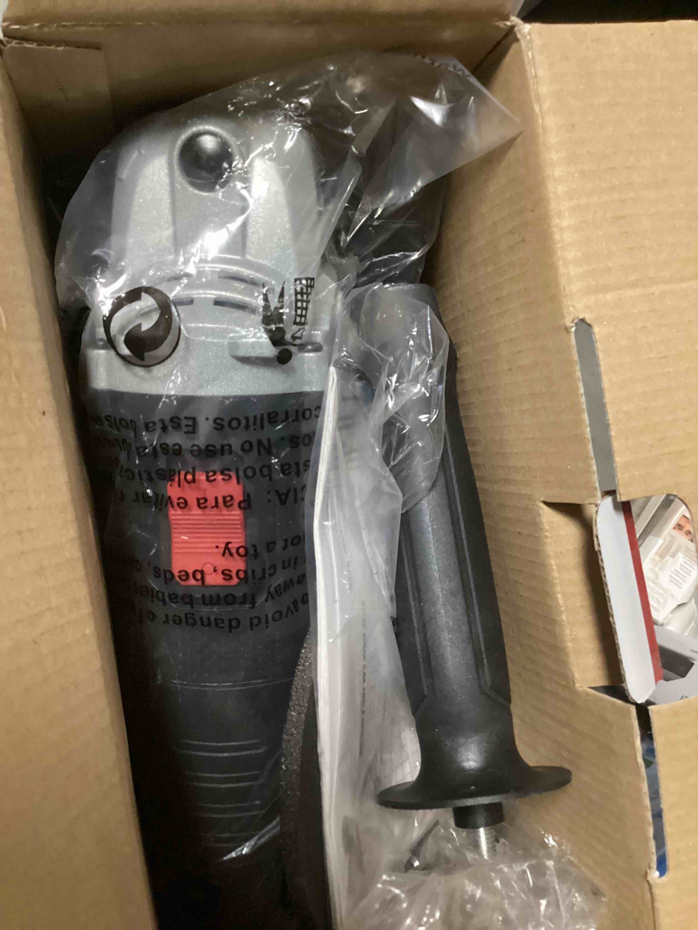 https://s3.amazonaws.com/lotting-images-prod/bidfta/RED5215978_1700603582370.jpeg