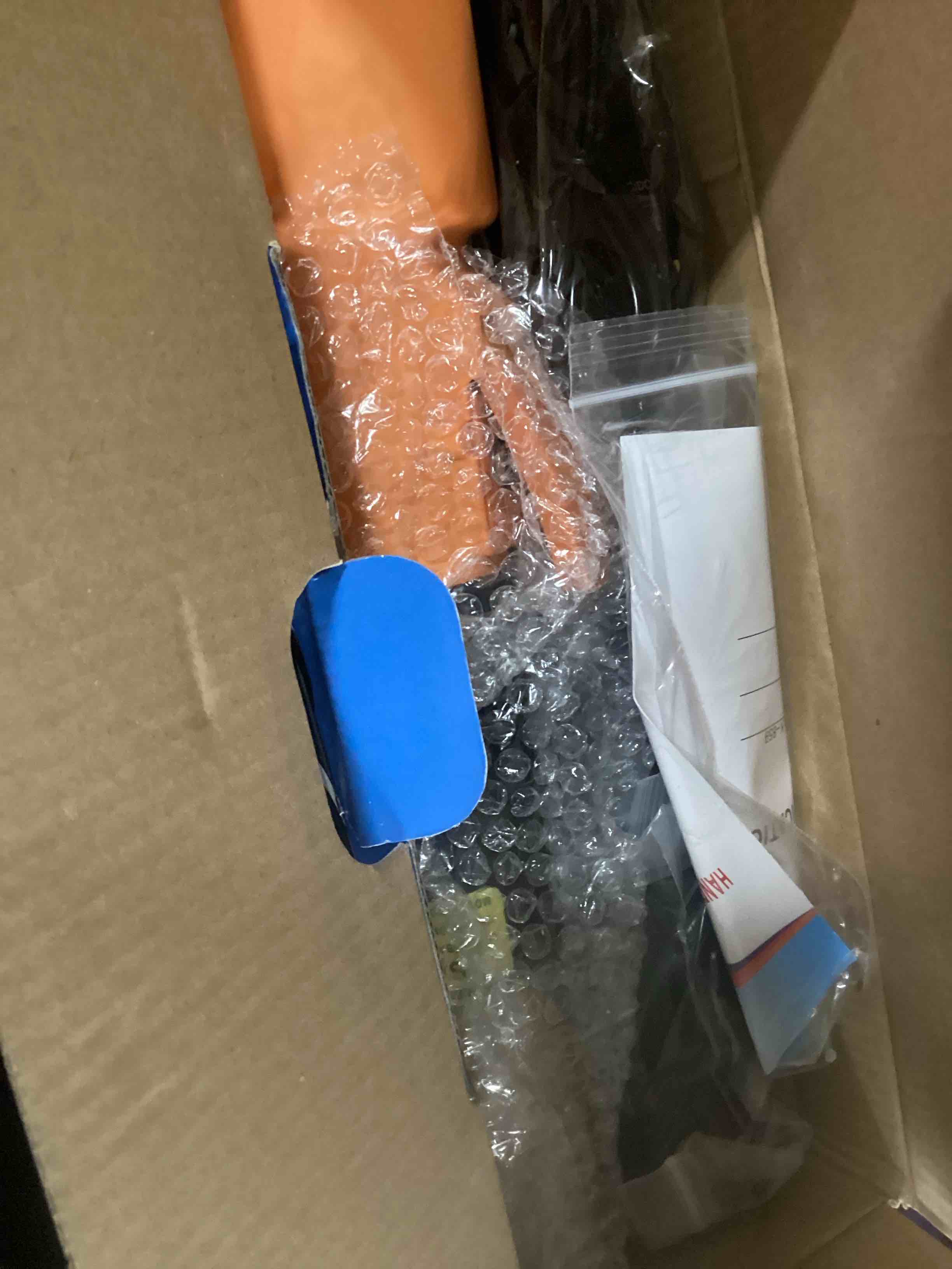 https://s3.amazonaws.com/lotting-images-prod/bidfta/RED5216029_1701283170448.jpeg