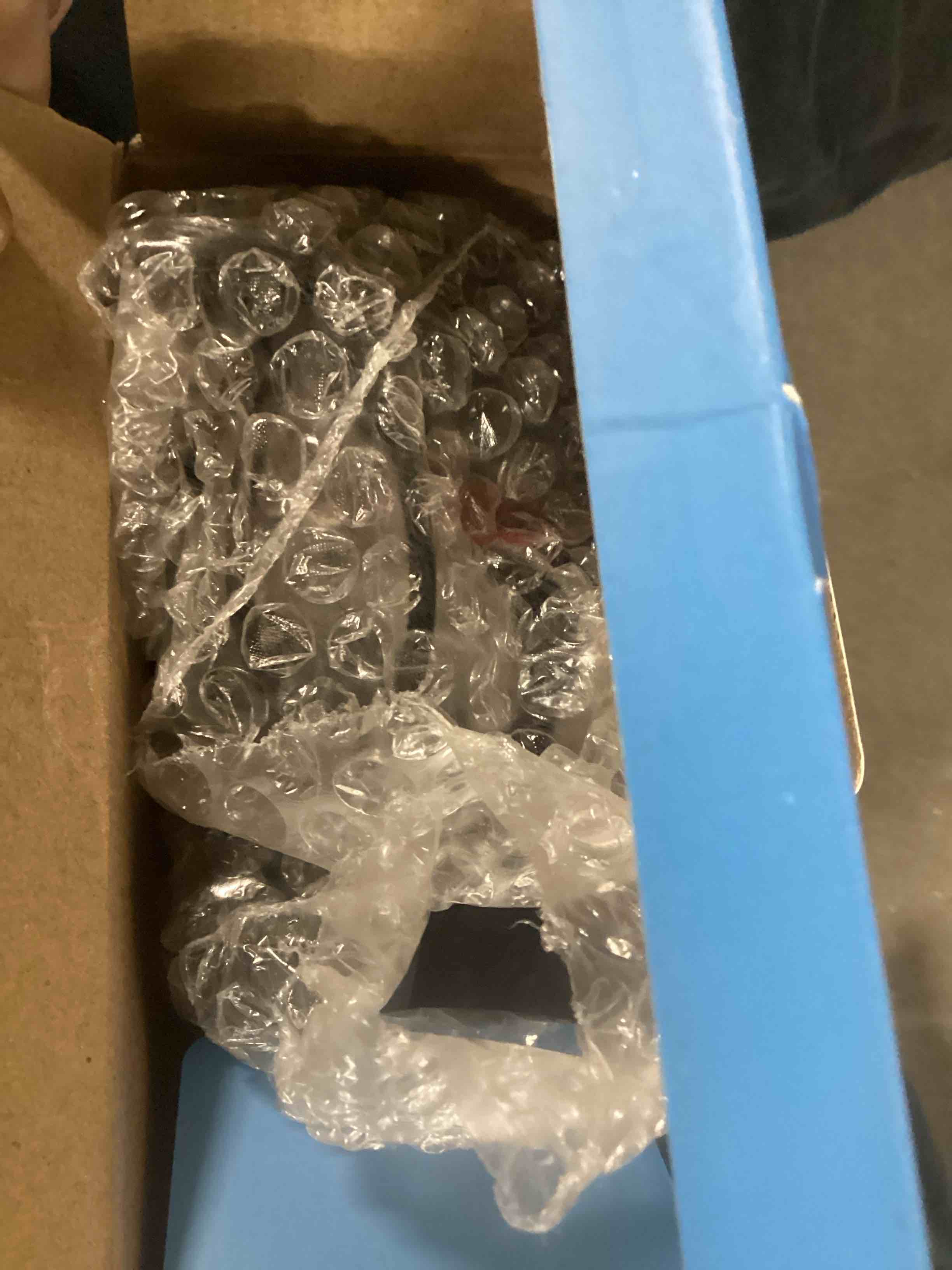 https://s3.amazonaws.com/lotting-images-prod/bidfta/RED5216041_1701281790011.jpeg