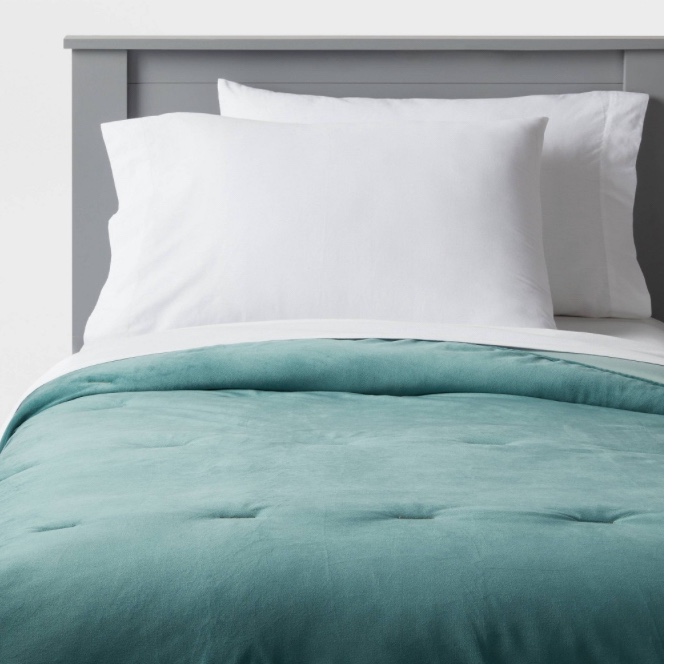 Twin Velvet Kids' Quilt Twilight Green - Pillowfort™