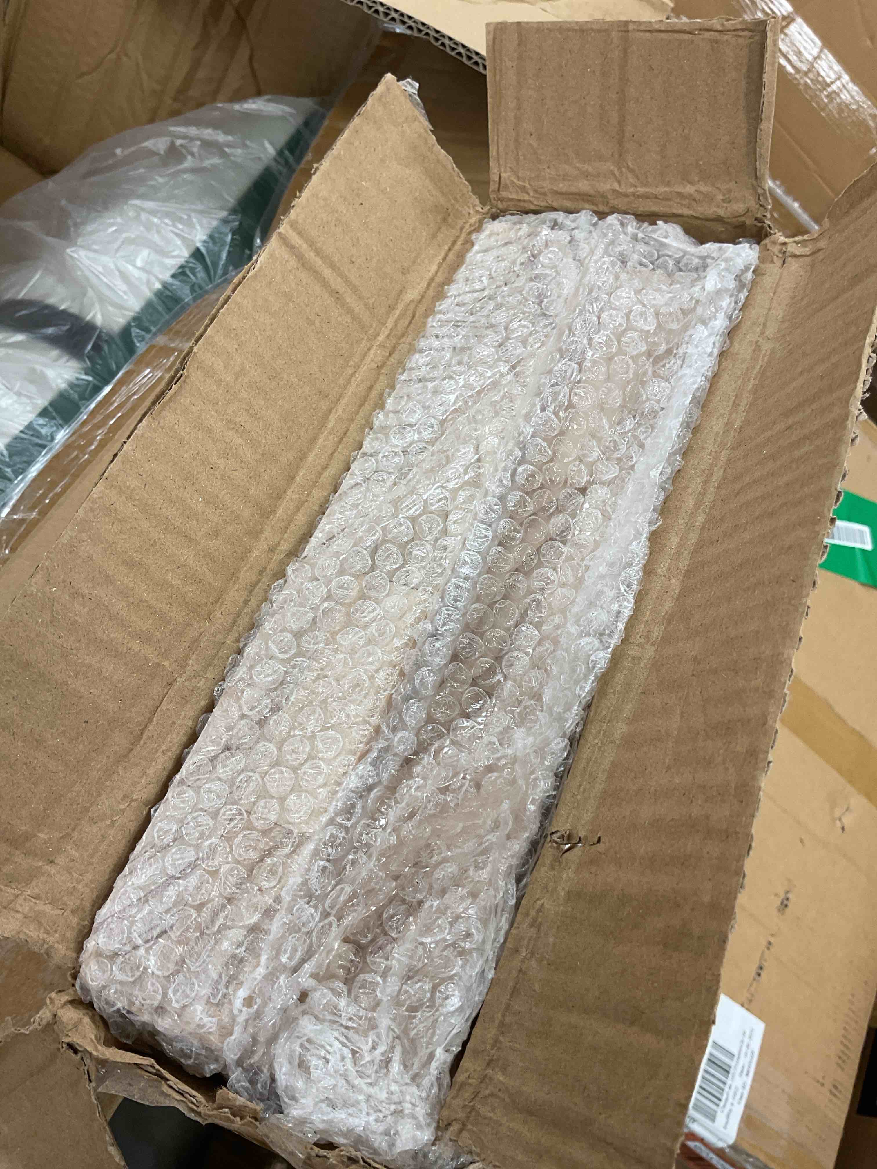 https://s3.amazonaws.com/lotting-images-prod/bidfta/RED5218481_1730744765577.jpeg