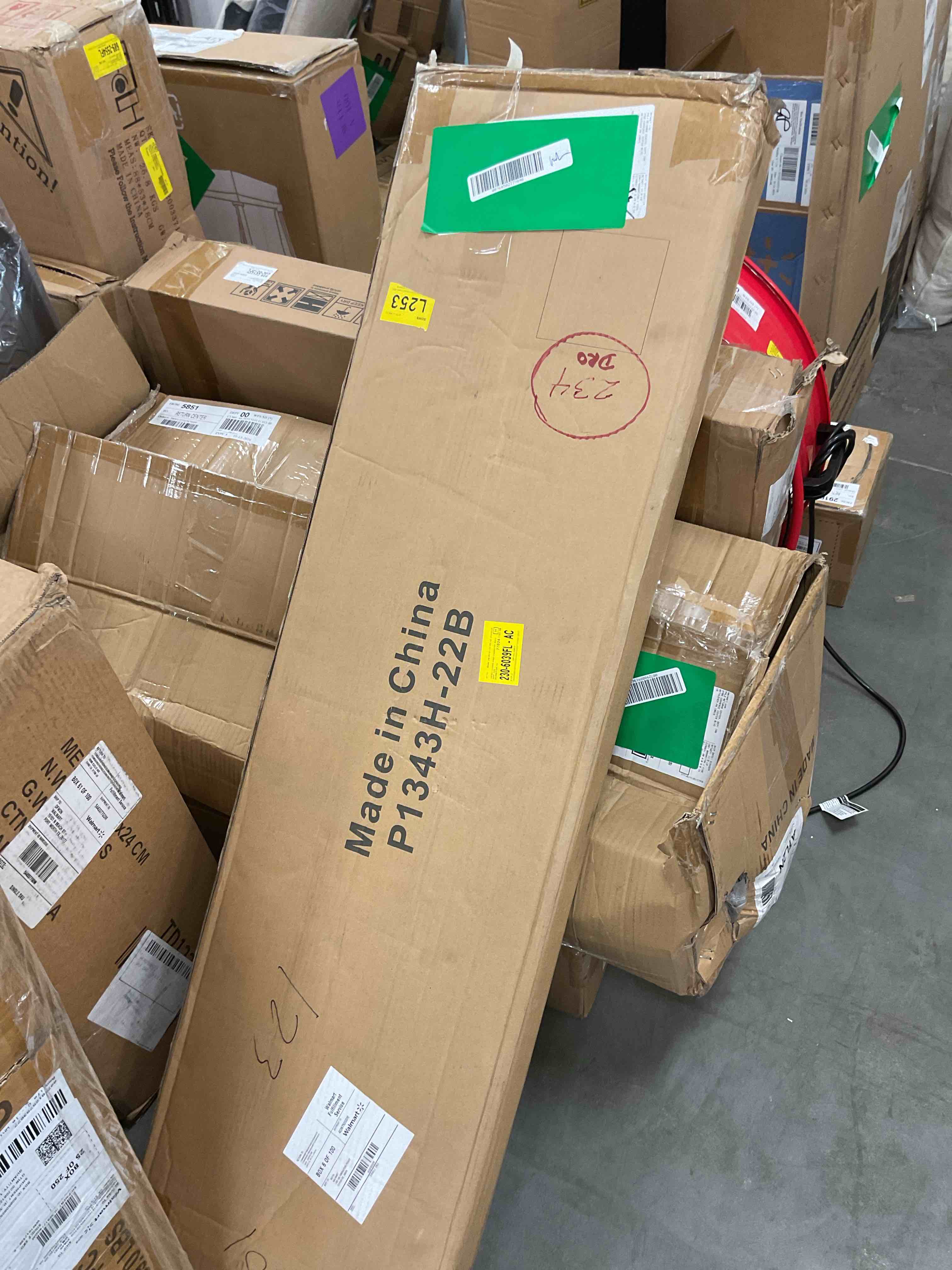 https://s3.amazonaws.com/lotting-images-prod/bidfta/RED5218489_1730743783779.jpeg