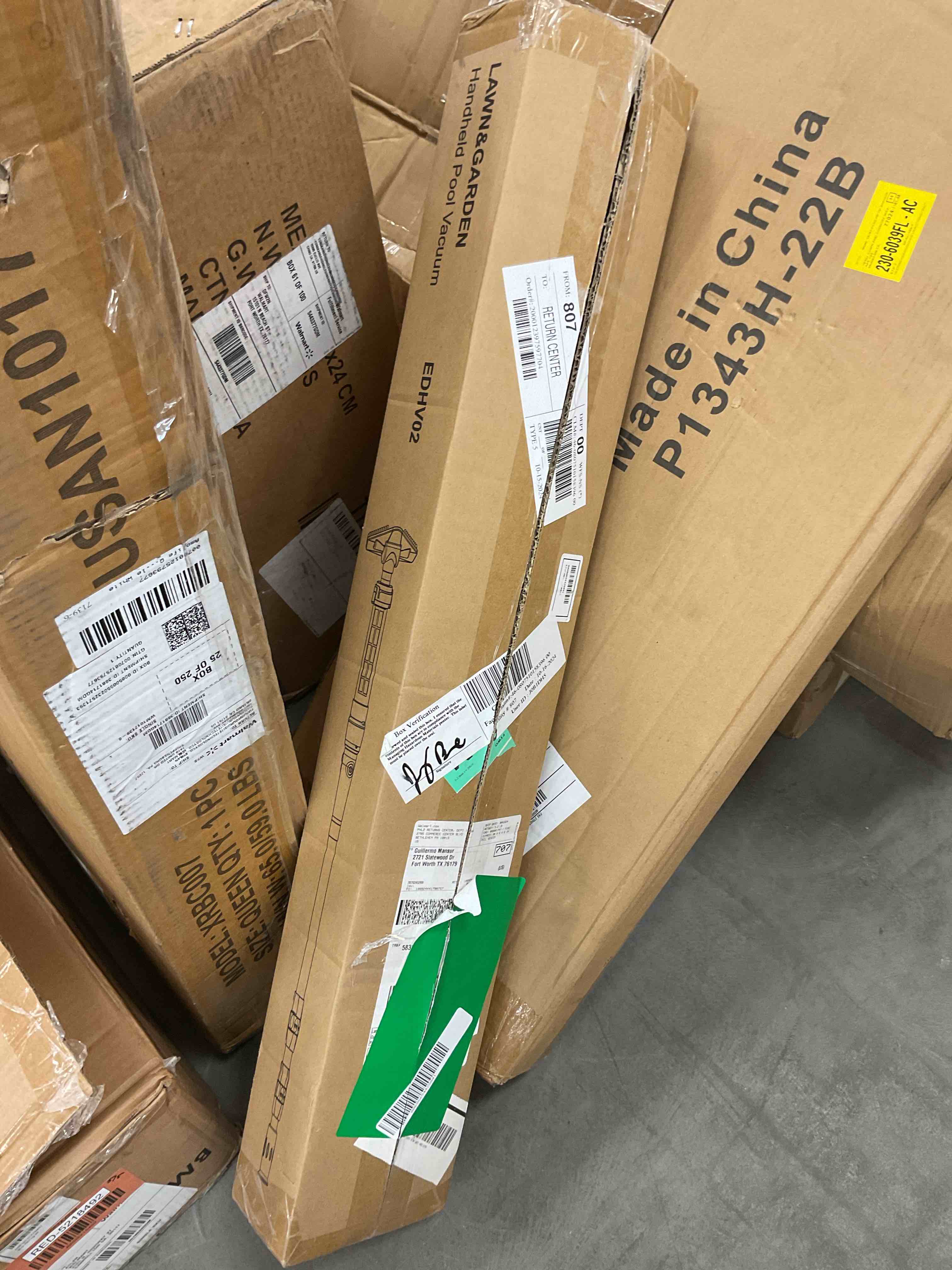 https://s3.amazonaws.com/lotting-images-prod/bidfta/RED5218491_1730743554651.jpeg