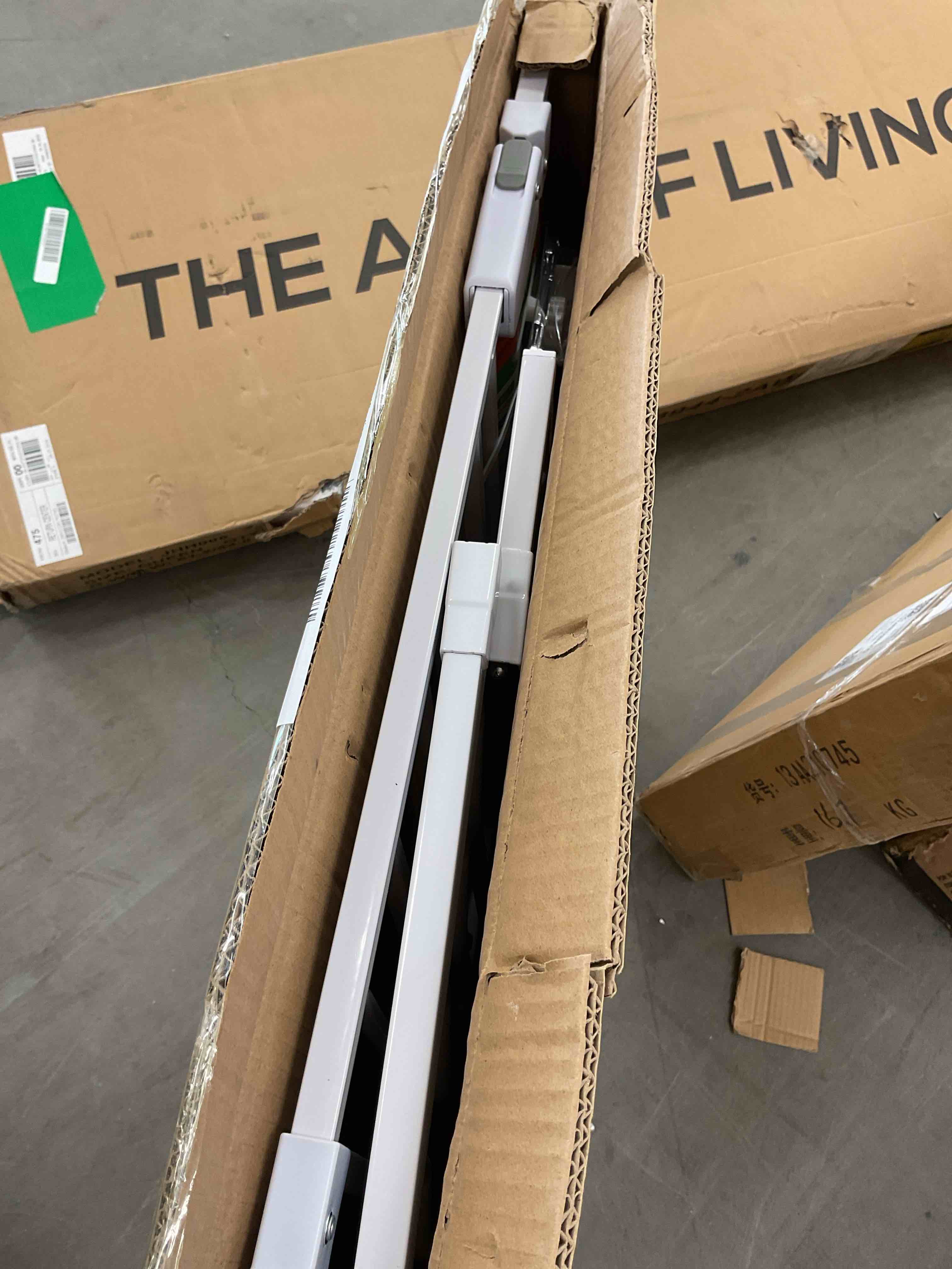 https://s3.amazonaws.com/lotting-images-prod/bidfta/RED5218498_1730742529167.jpeg