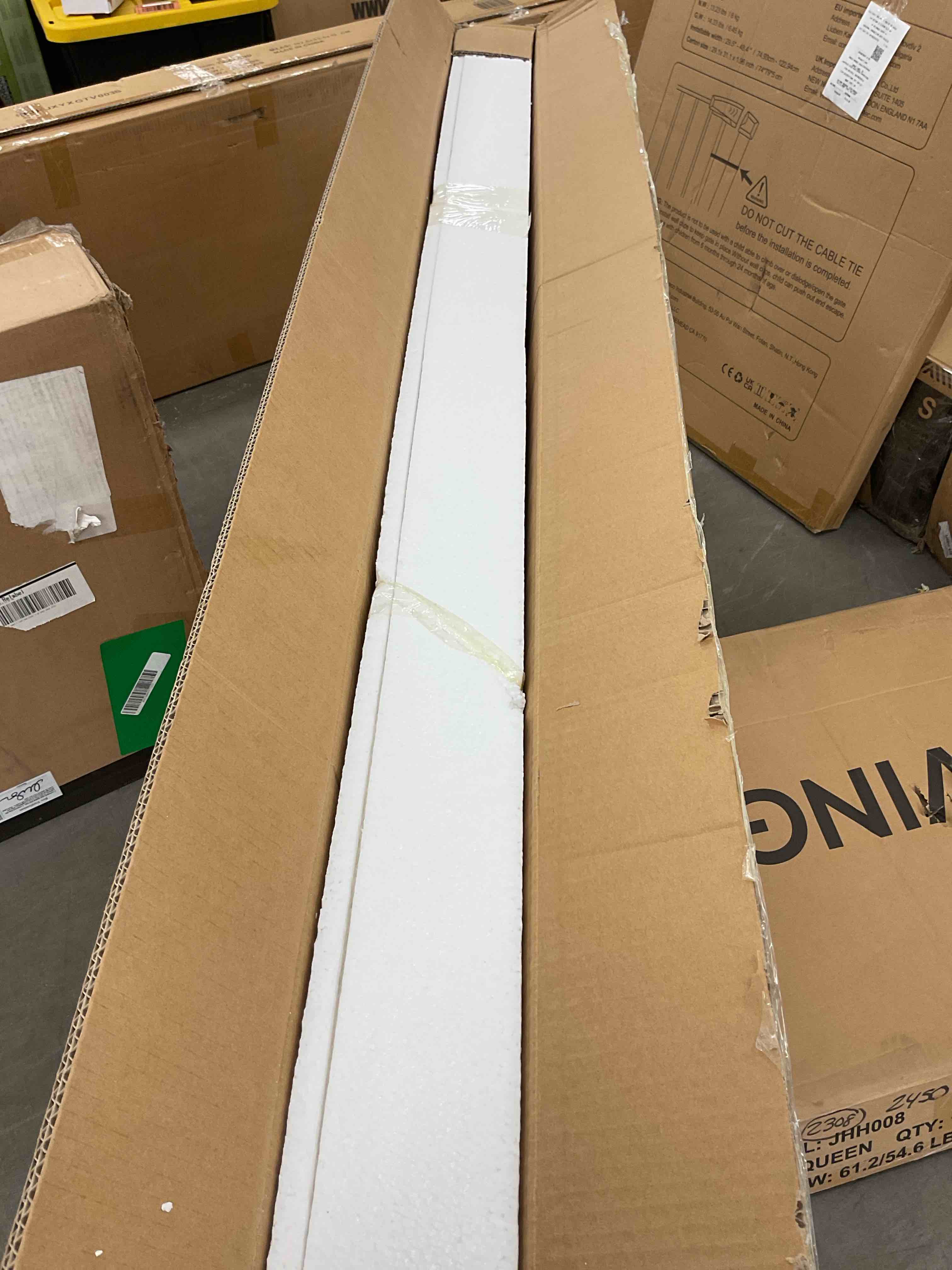https://s3.amazonaws.com/lotting-images-prod/bidfta/RED5218500_1730742343044.jpeg