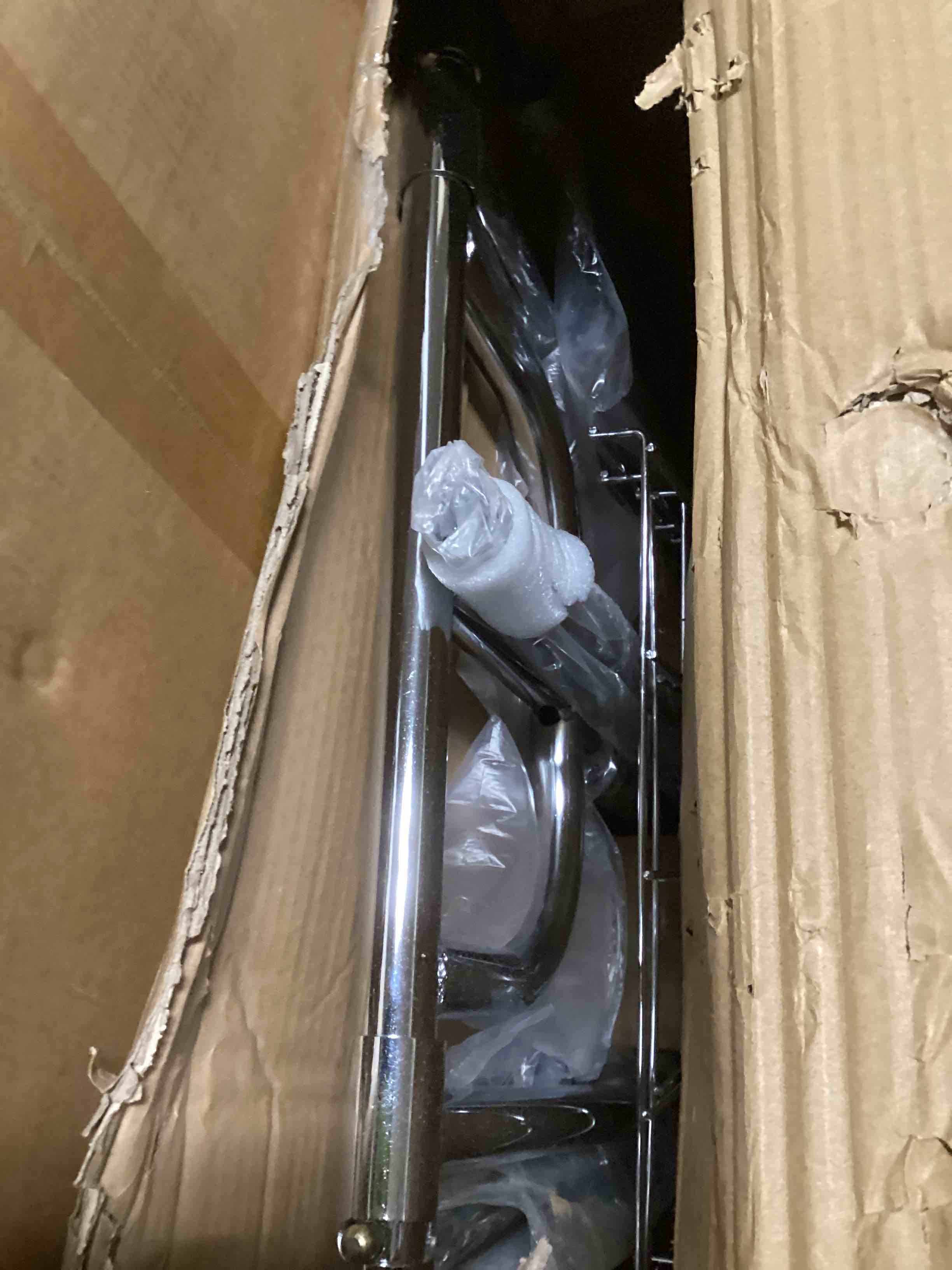 https://s3.amazonaws.com/lotting-images-prod/bidfta/RED5219286_1695690951124.jpeg