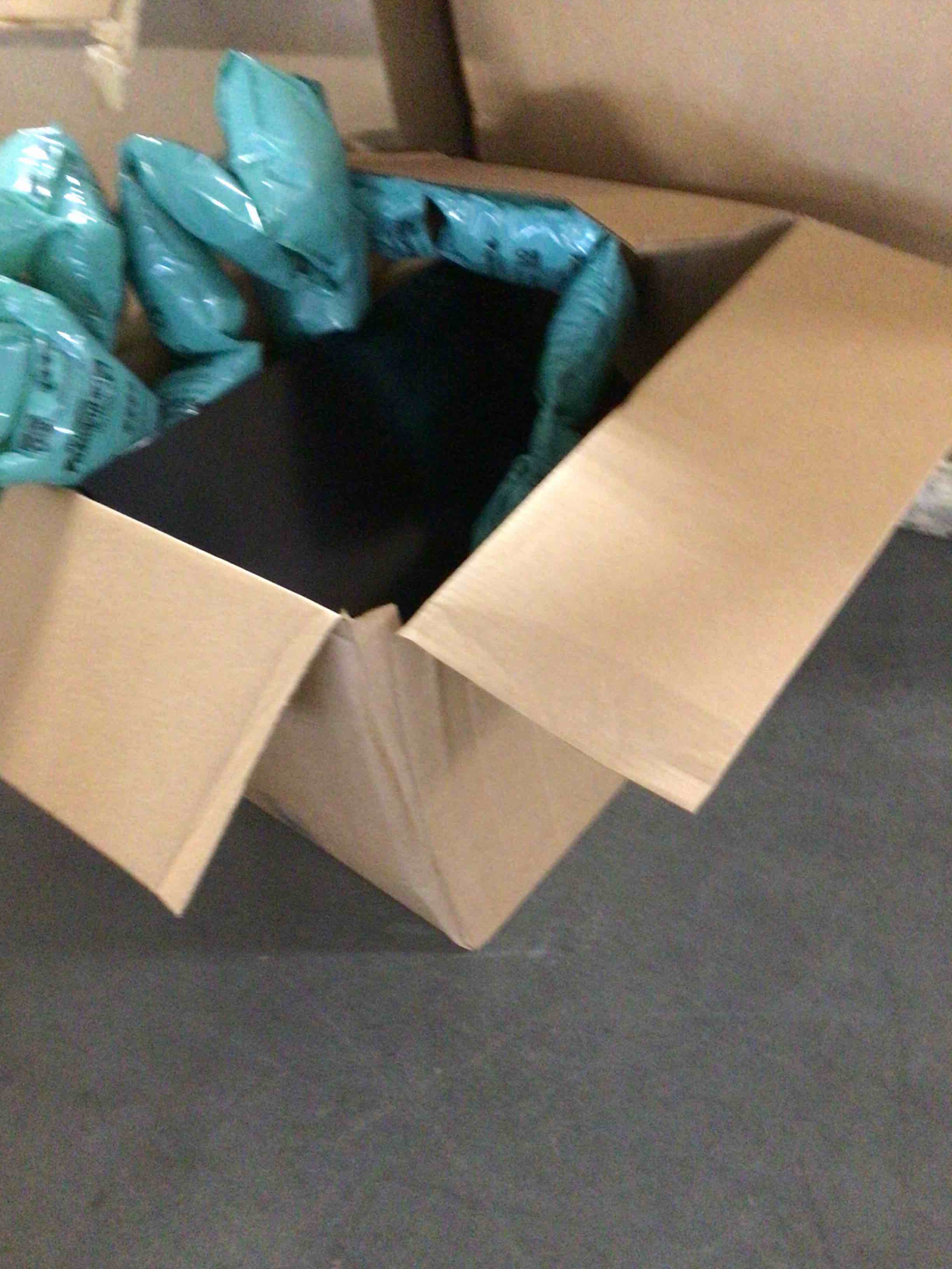https://s3.amazonaws.com/lotting-images-prod/bidfta/RED5220045_1701373280282.jpeg