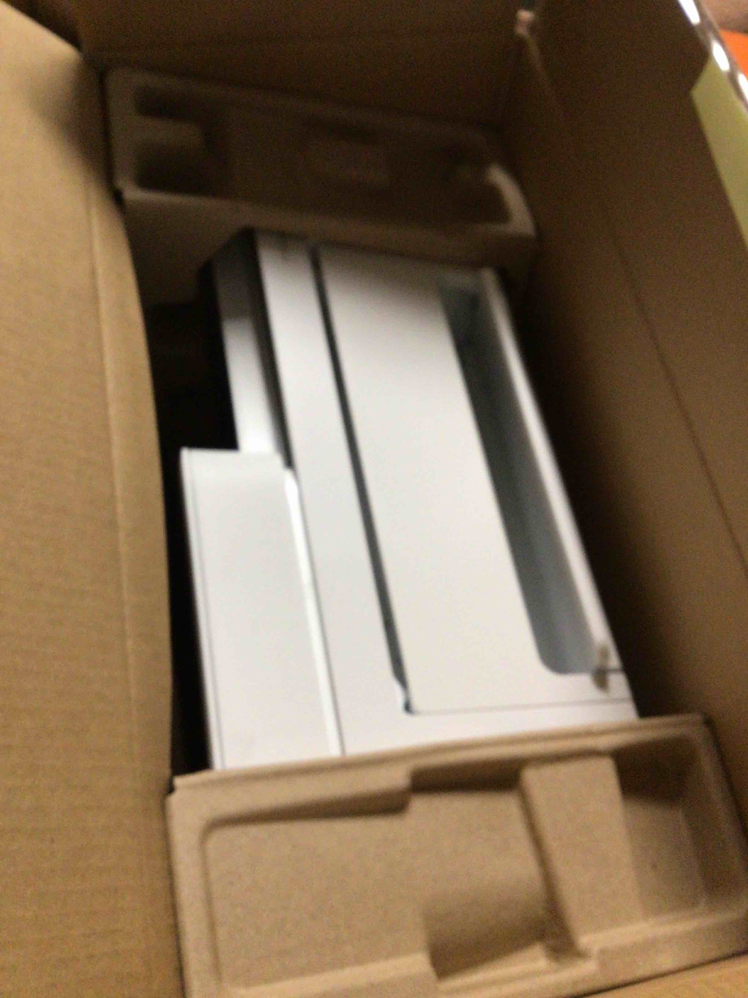 https://s3.amazonaws.com/lotting-images-prod/bidfta/RED5220047_1701372755836.jpeg