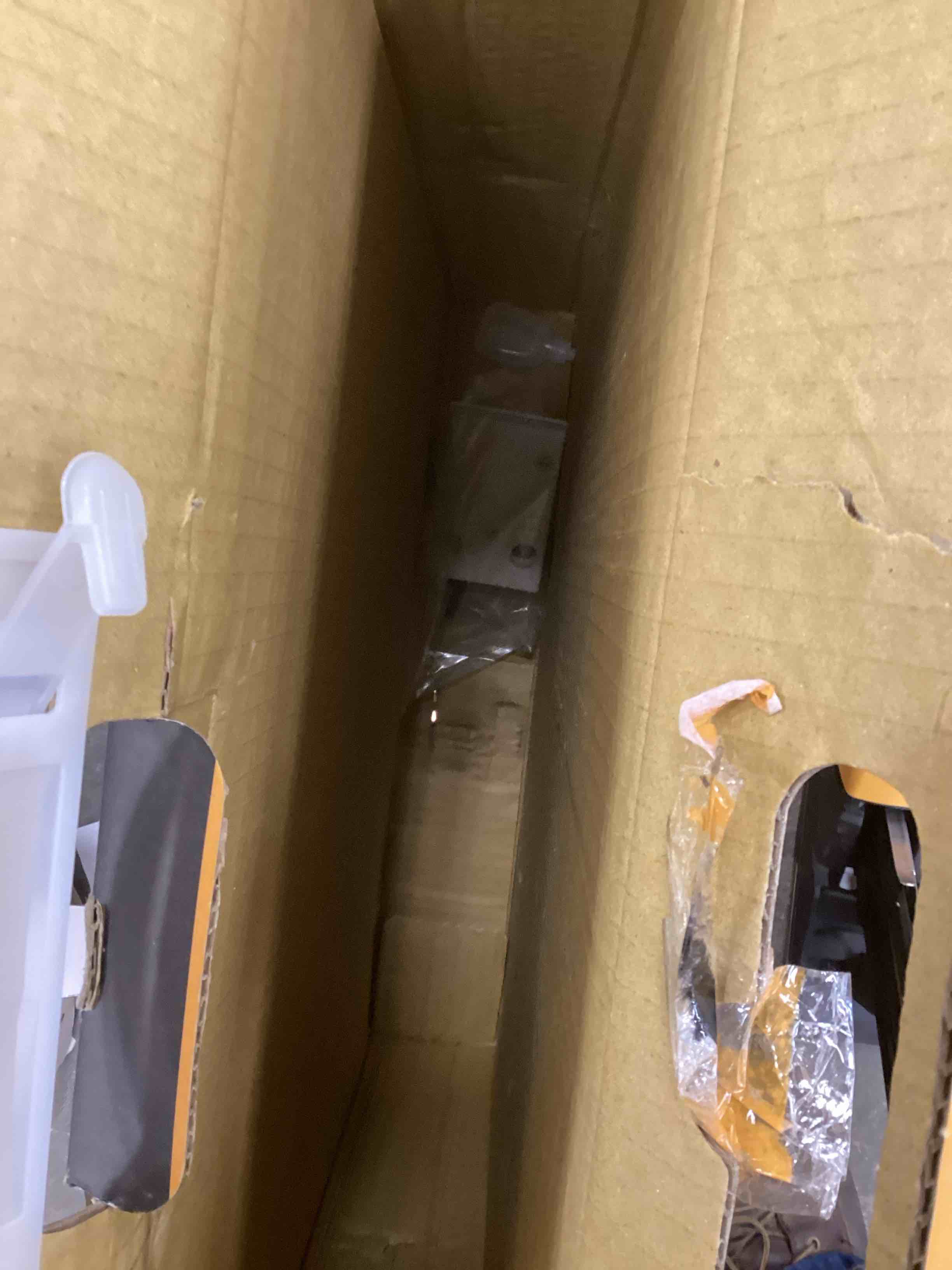 https://s3.amazonaws.com/lotting-images-prod/bidfta/RED5221026_1714579486955.jpeg