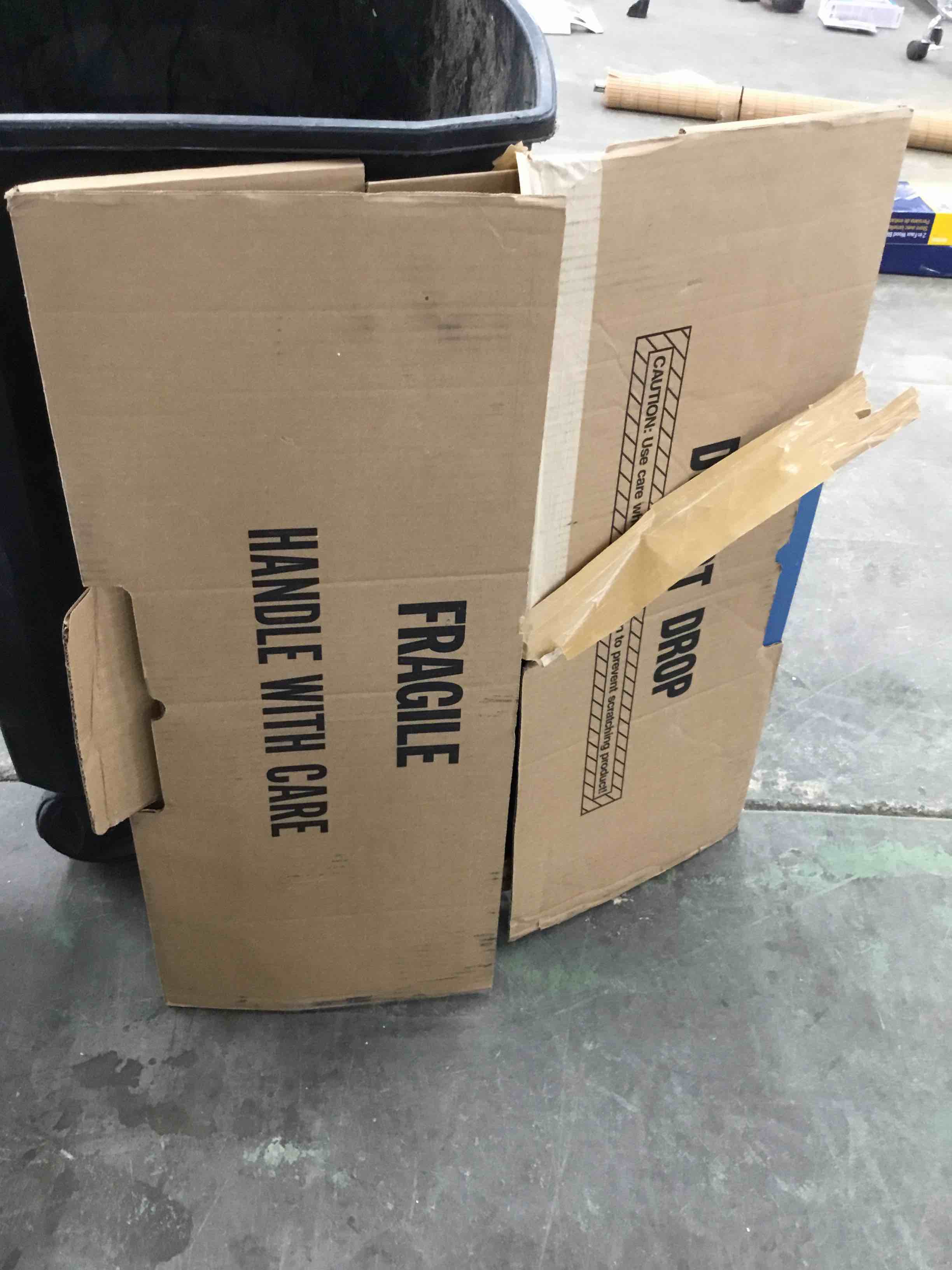 https://s3.amazonaws.com/lotting-images-prod/bidfta/RED5221303_1714858583395.jpeg