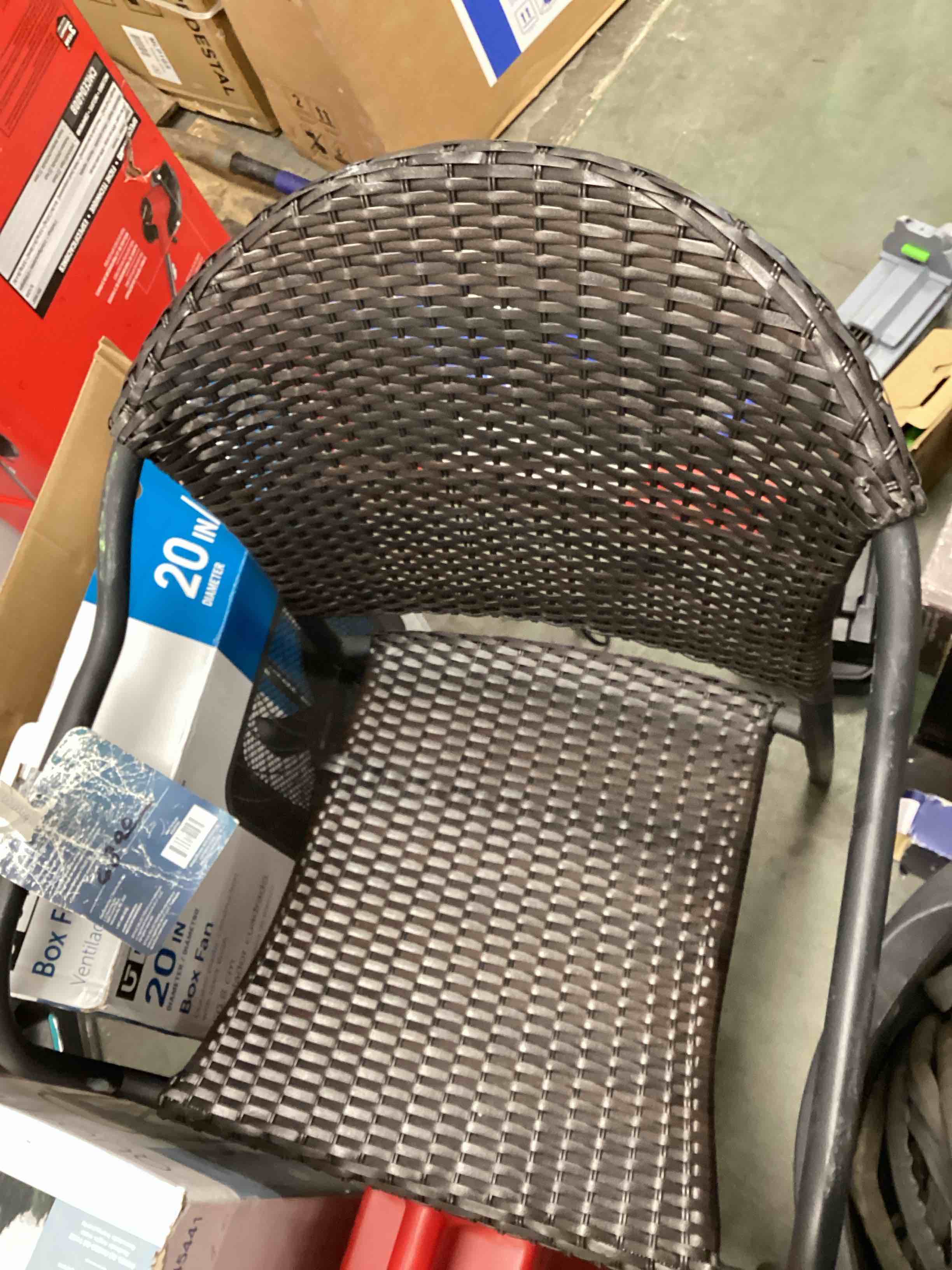 https://s3.amazonaws.com/lotting-images-prod/bidfta/RED5221441_1717261071542.jpeg