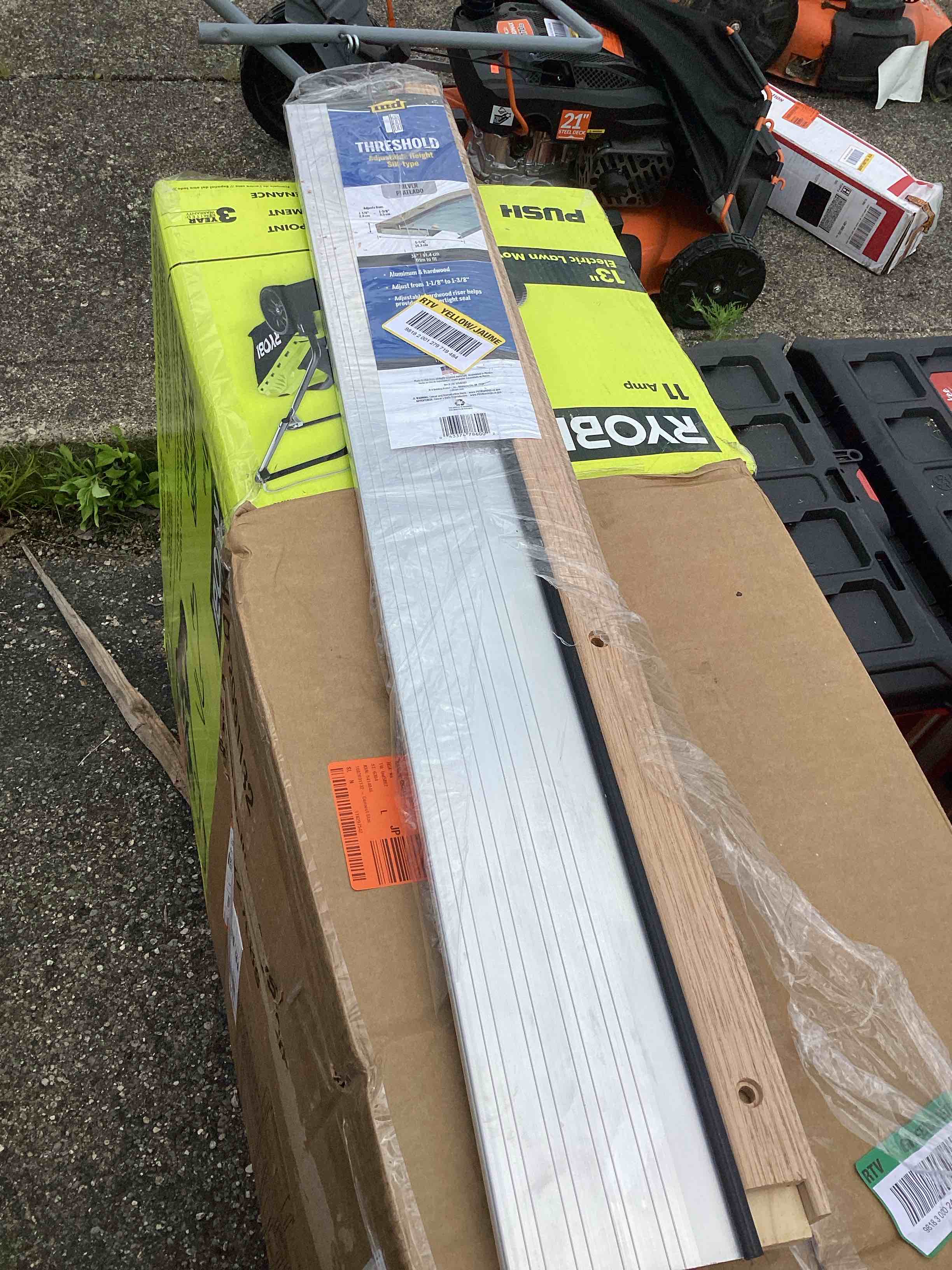 https://s3.amazonaws.com/lotting-images-prod/bidfta/RED5223063_1723052597011.jpeg