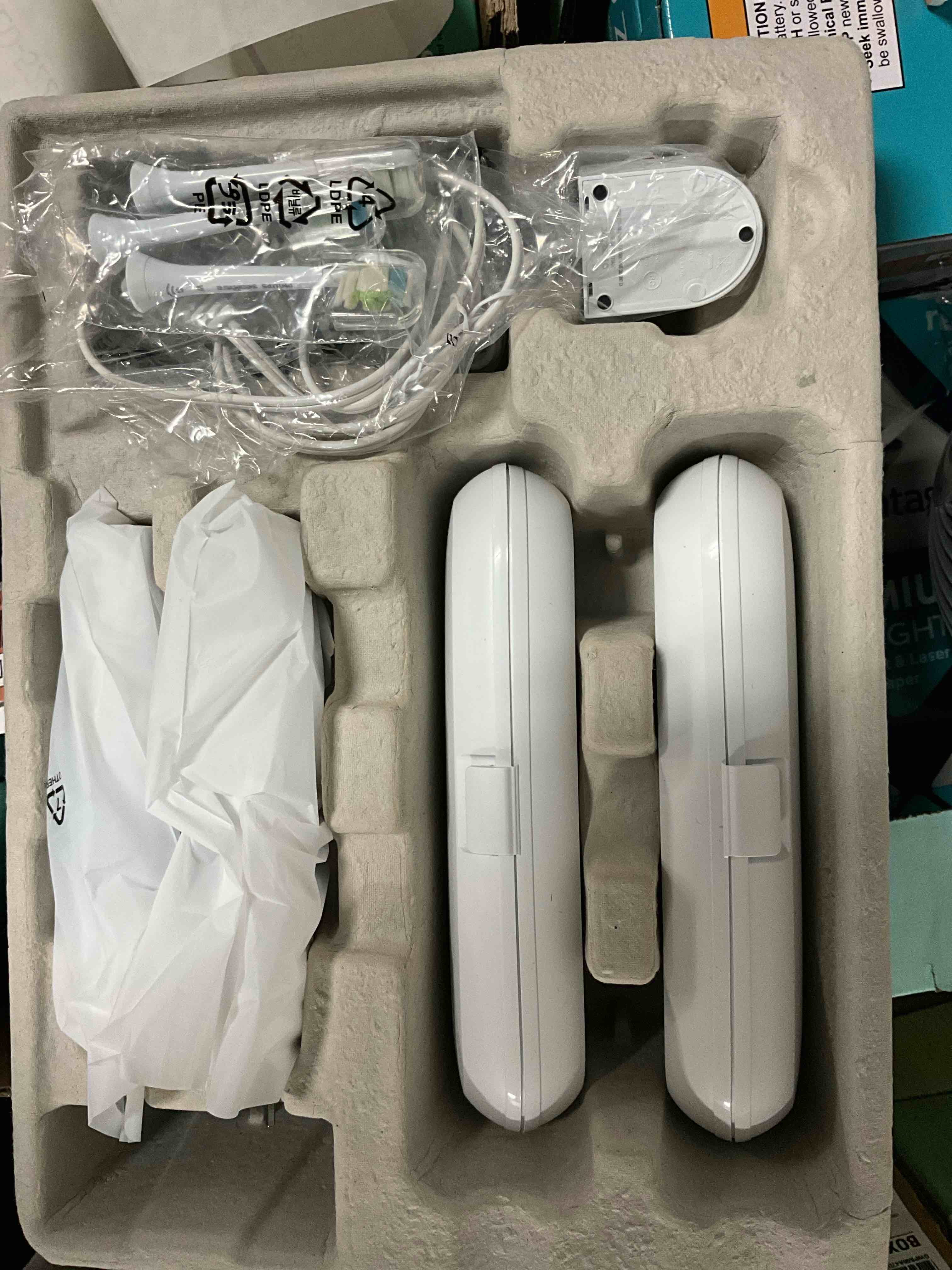 https://s3.amazonaws.com/lotting-images-prod/bidfta/RED5223404_1724420794810.jpeg