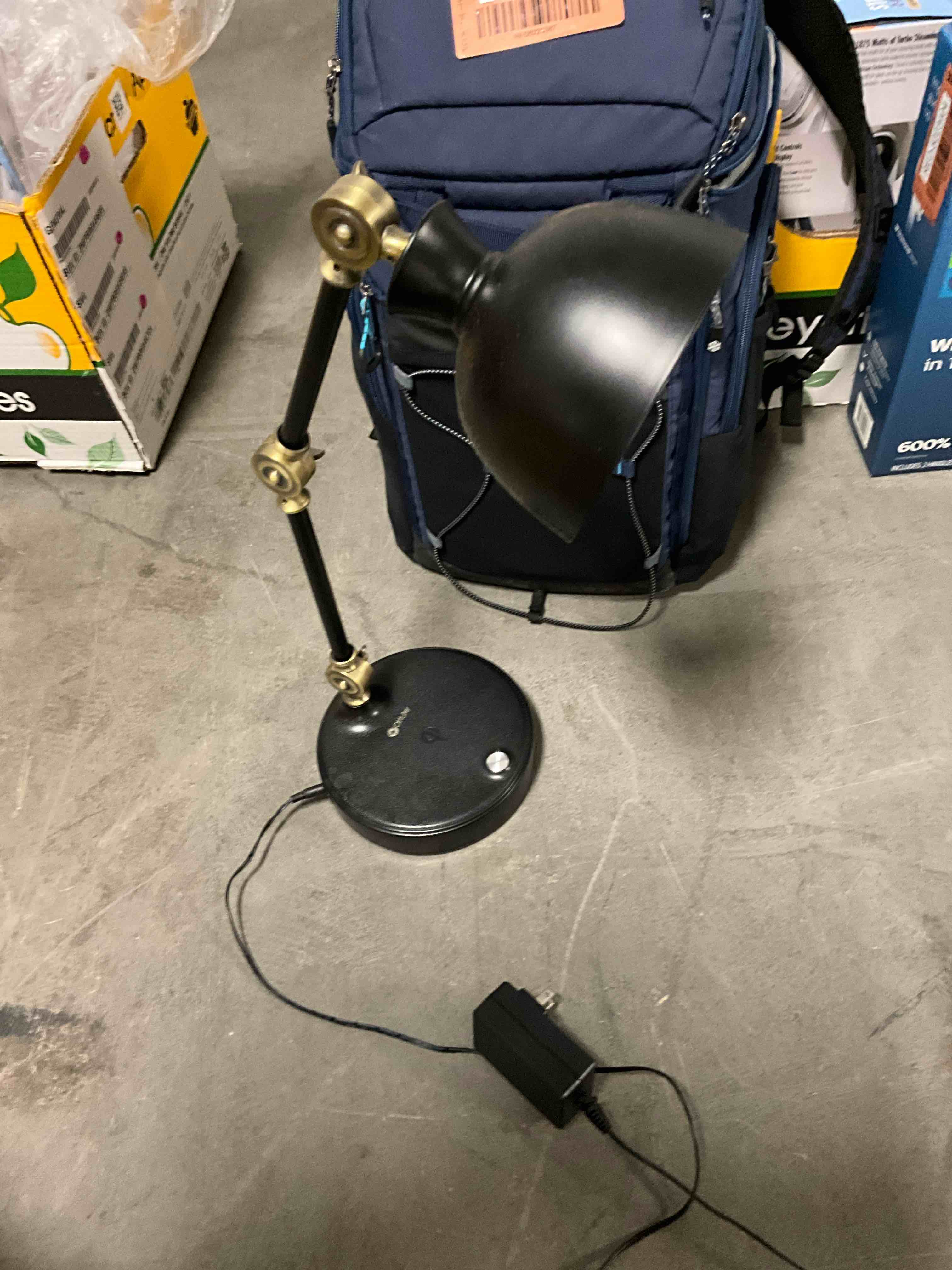 https://s3.amazonaws.com/lotting-images-prod/bidfta/RED5223405_1724421635956.jpeg