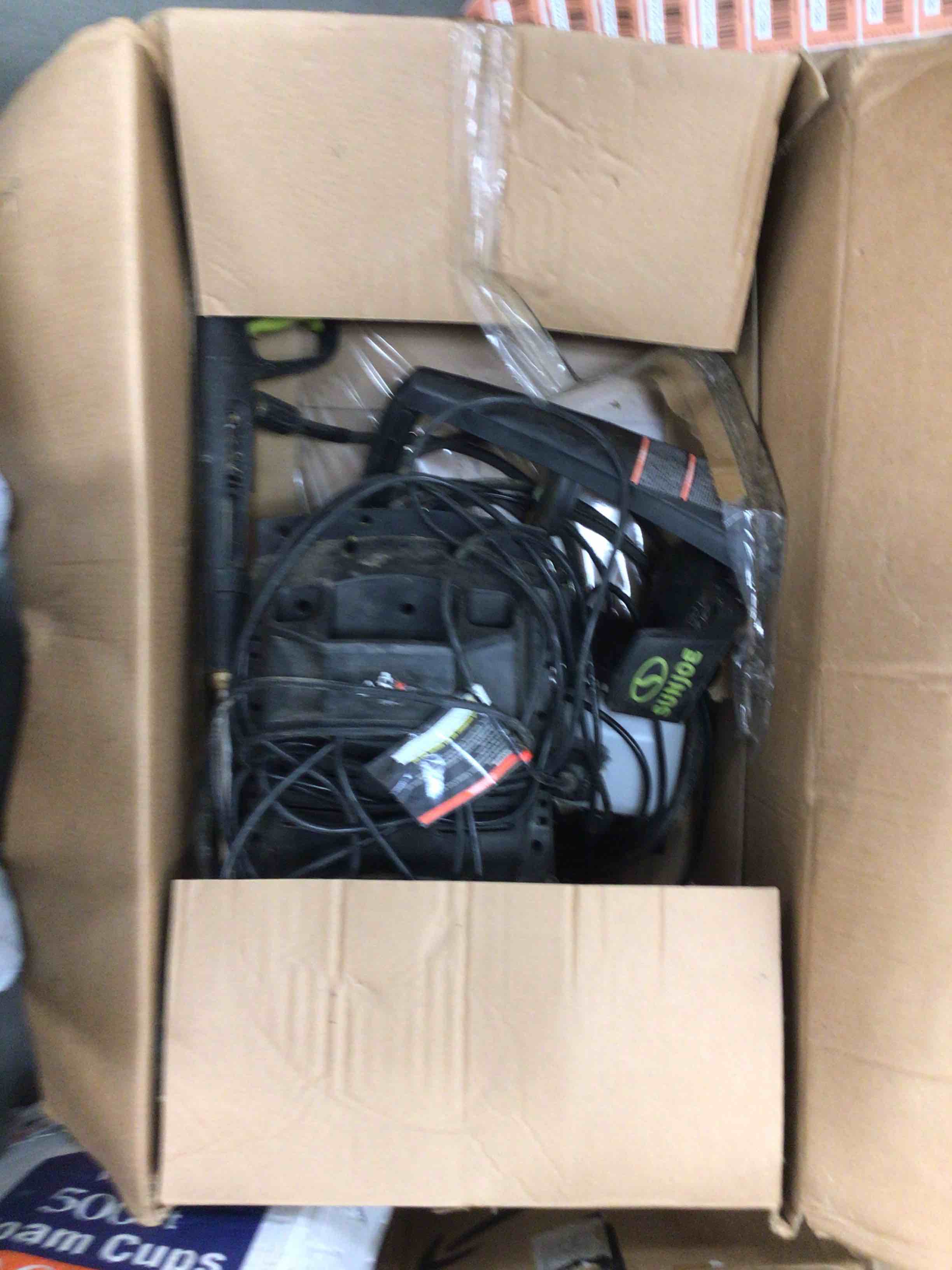 https://s3.amazonaws.com/lotting-images-prod/bidfta/RED5223564_1706979197521.jpeg