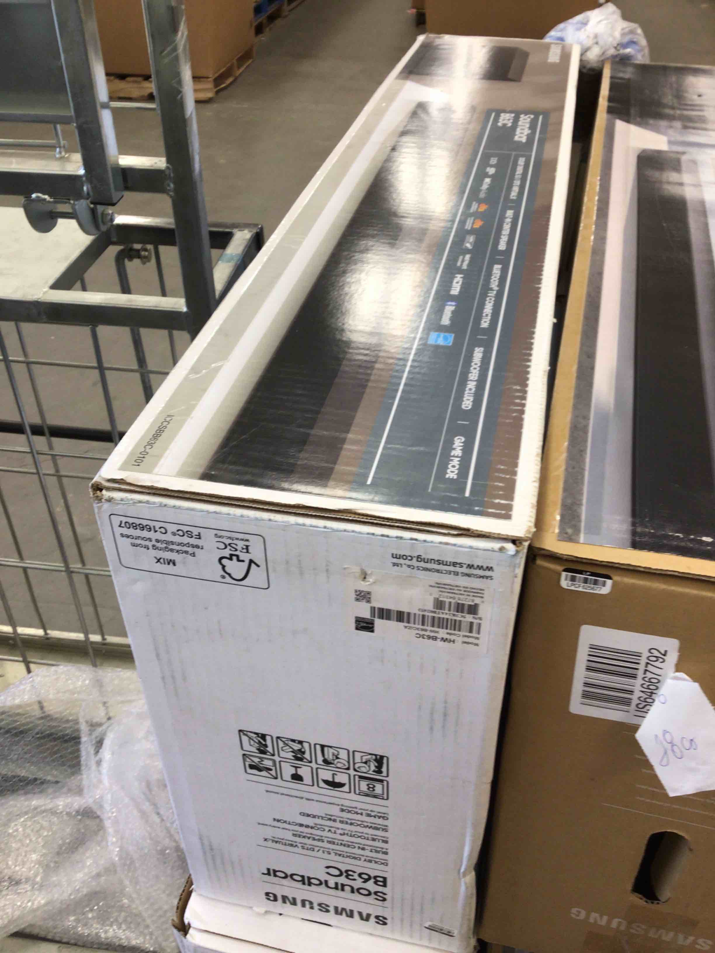 https://s3.amazonaws.com/lotting-images-prod/bidfta/RED5223571_1706985092284.jpeg