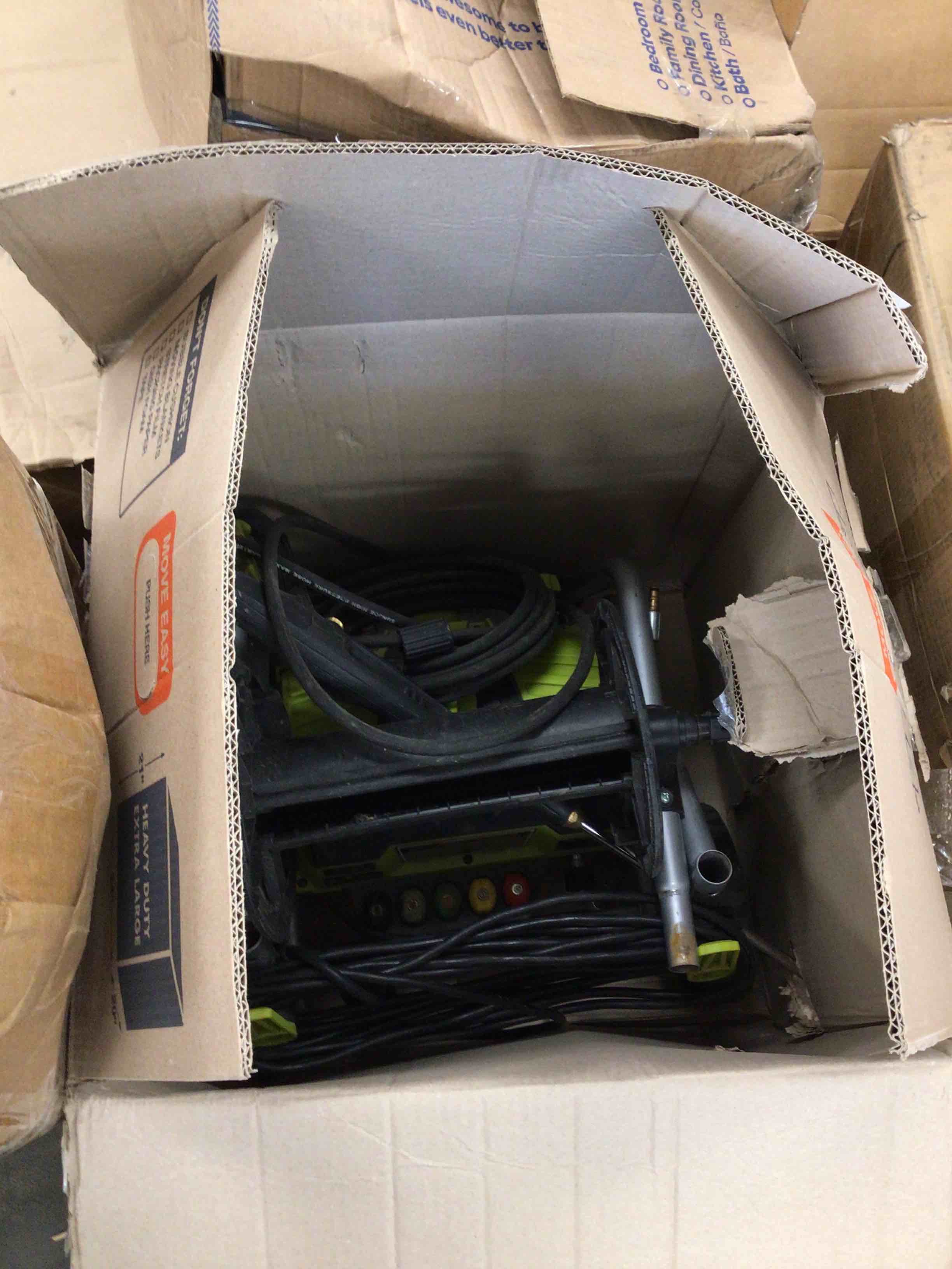 https://s3.amazonaws.com/lotting-images-prod/bidfta/RED5223593_1706975708149.jpeg