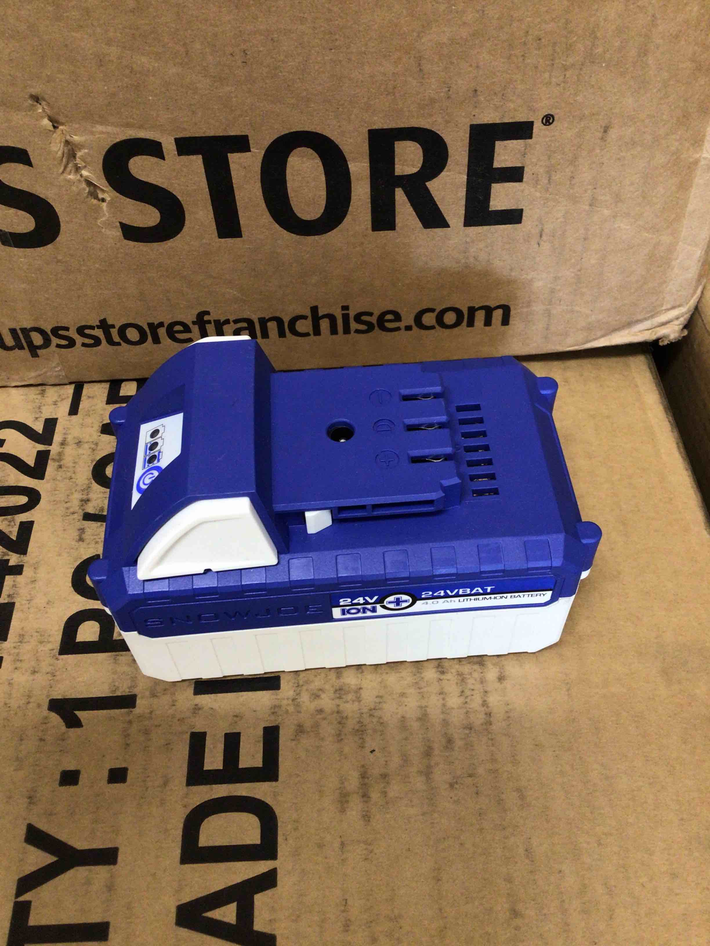 https://s3.amazonaws.com/lotting-images-prod/bidfta/RED5223611_1706971036233.jpeg