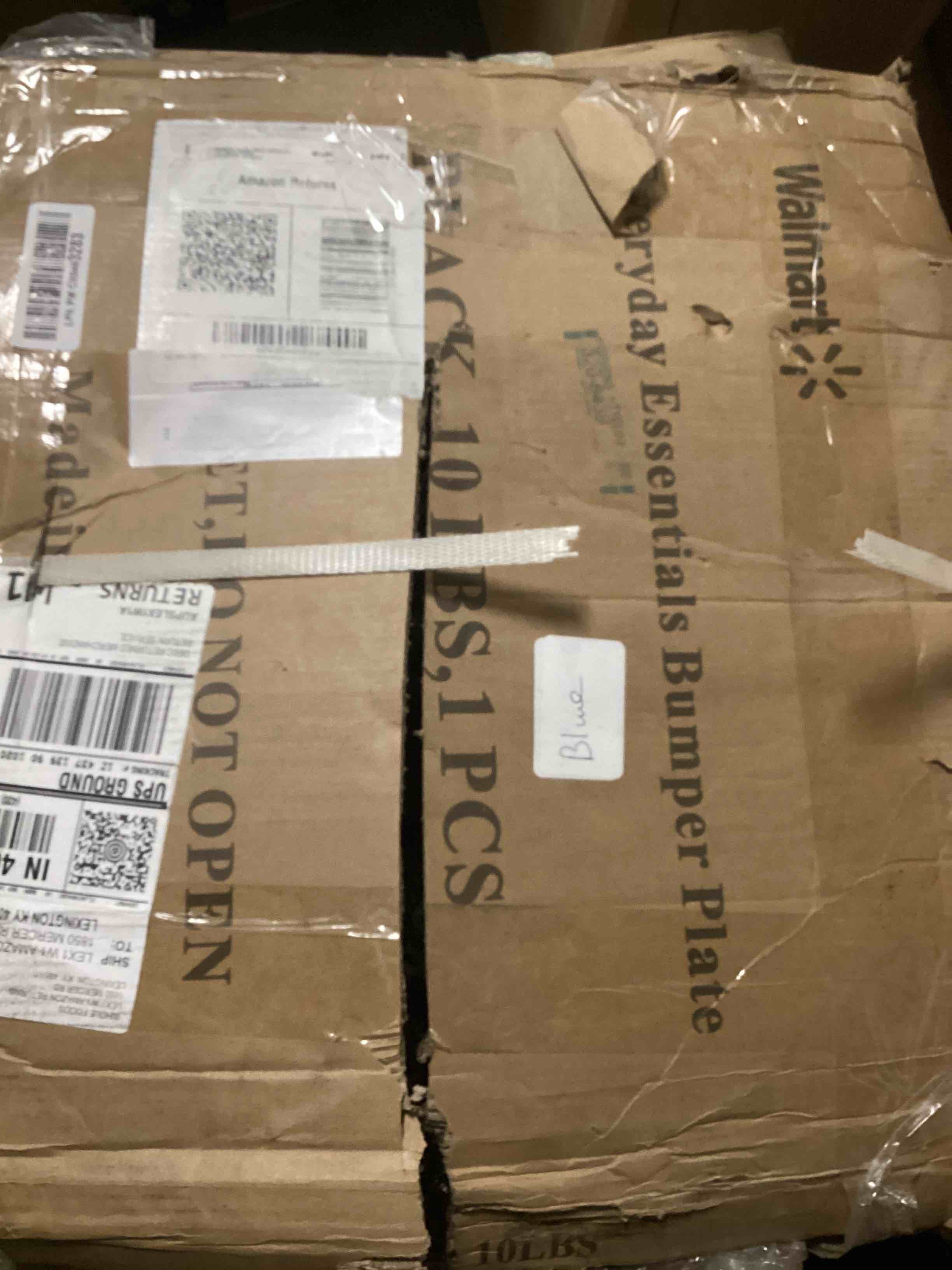 https://s3.amazonaws.com/lotting-images-prod/bidfta/RED5226876_1698178526482.jpeg