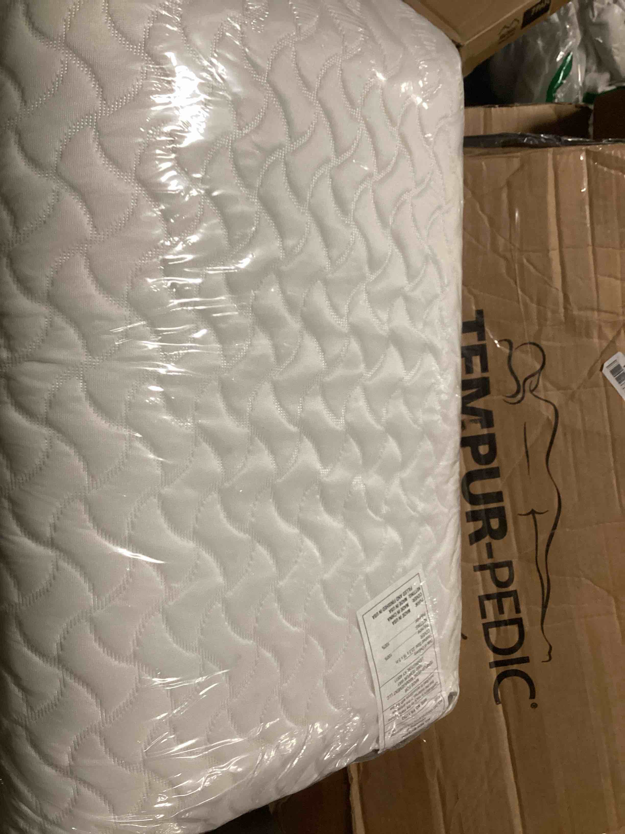 https://s3.amazonaws.com/lotting-images-prod/bidfta/RED5226879_1698177989337.jpeg