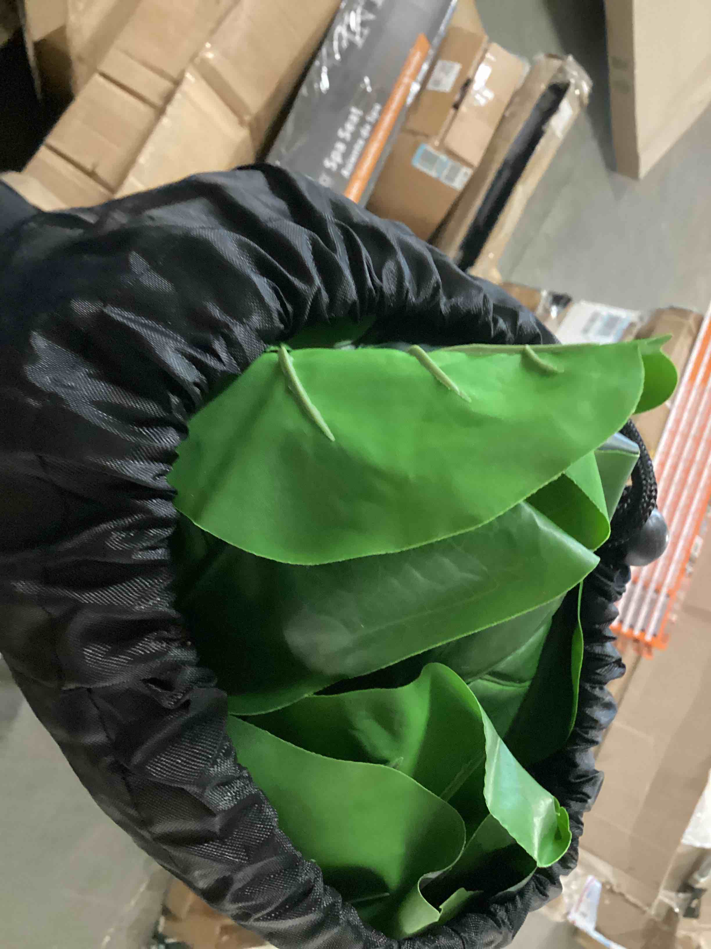 https://s3.amazonaws.com/lotting-images-prod/bidfta/RED5227533_1699387866994.jpeg