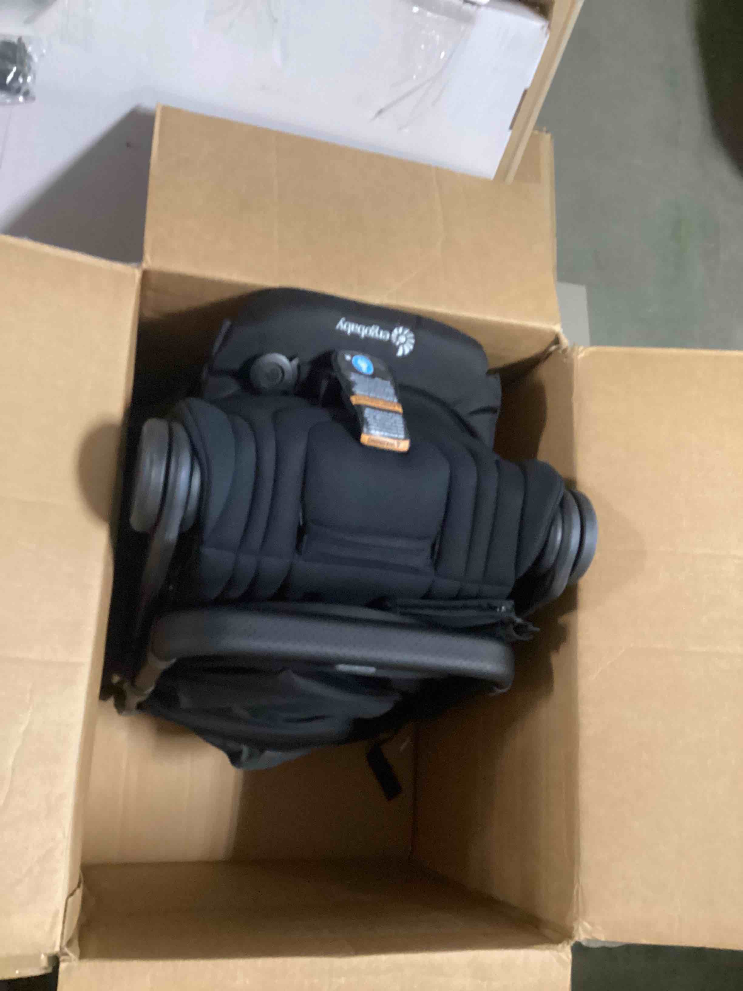 https://s3.amazonaws.com/lotting-images-prod/bidfta/RED5227547_1699385400944.jpeg