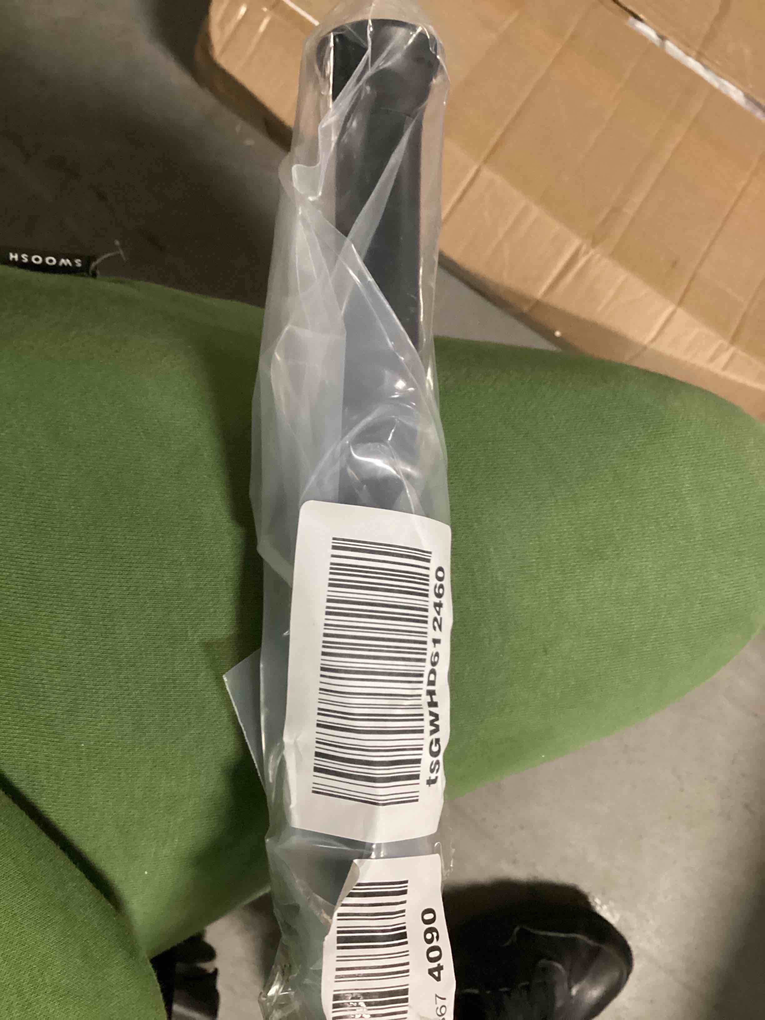 https://s3.amazonaws.com/lotting-images-prod/bidfta/RED5227812_1700592137236.jpeg
