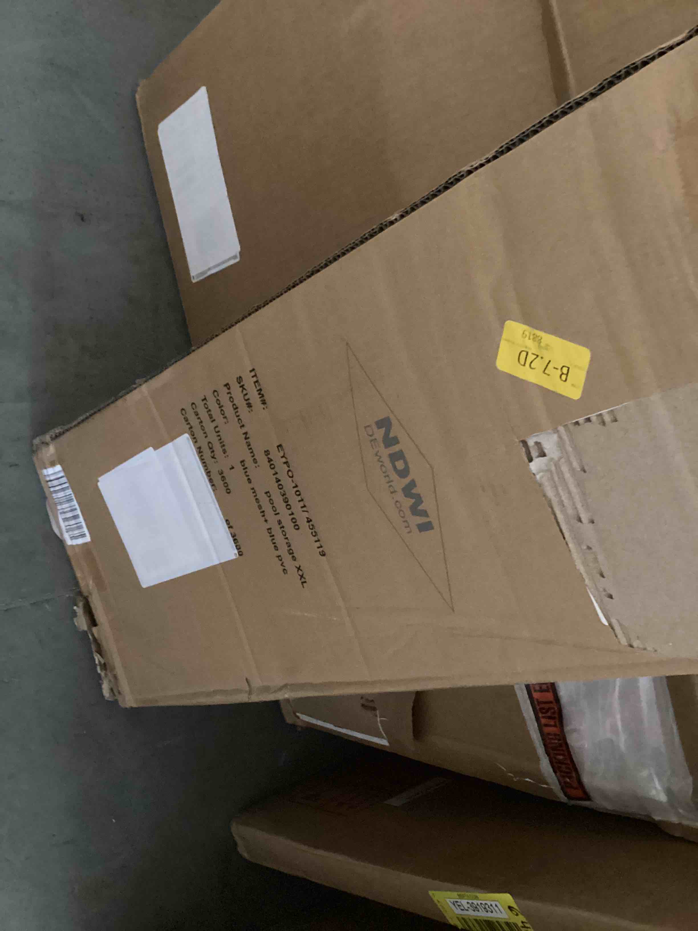 https://s3.amazonaws.com/lotting-images-prod/bidfta/RED5227816_1700591512744.jpeg